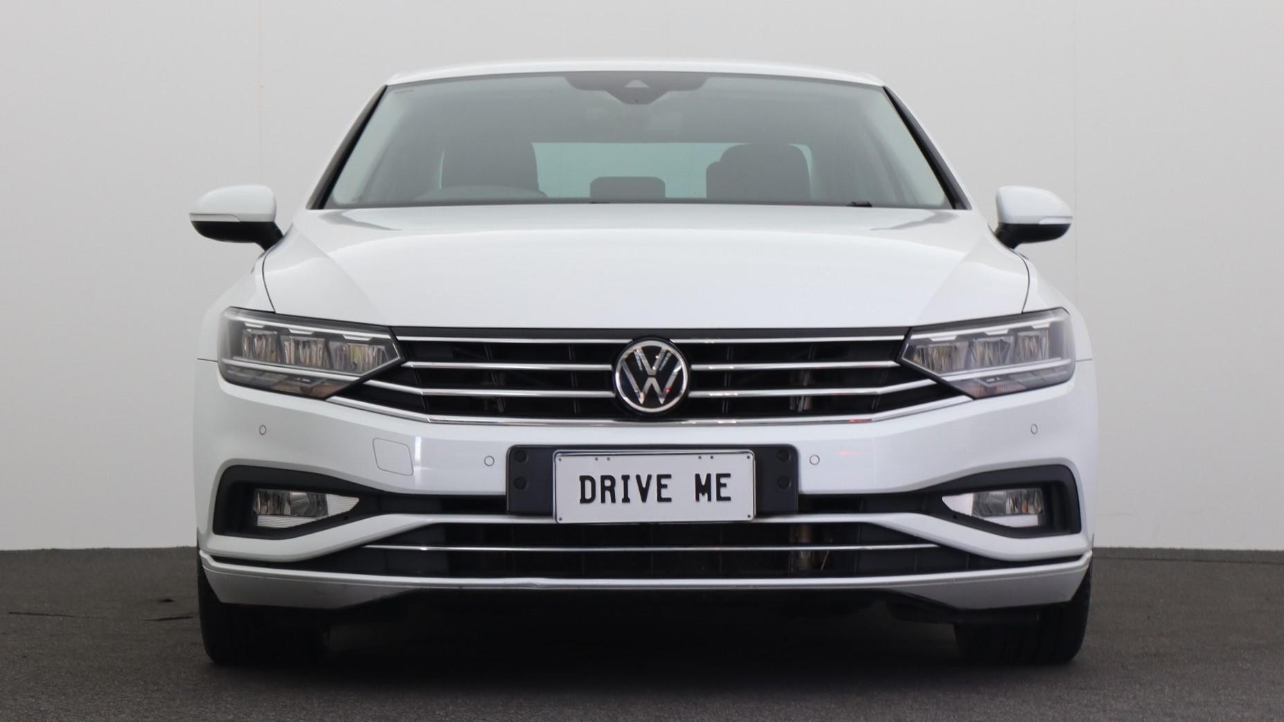 Volkswagen Passat image 2