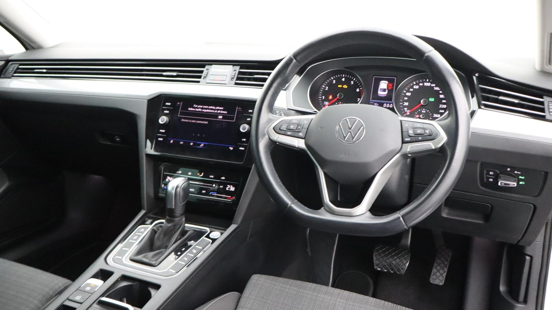 Volkswagen Passat image 4