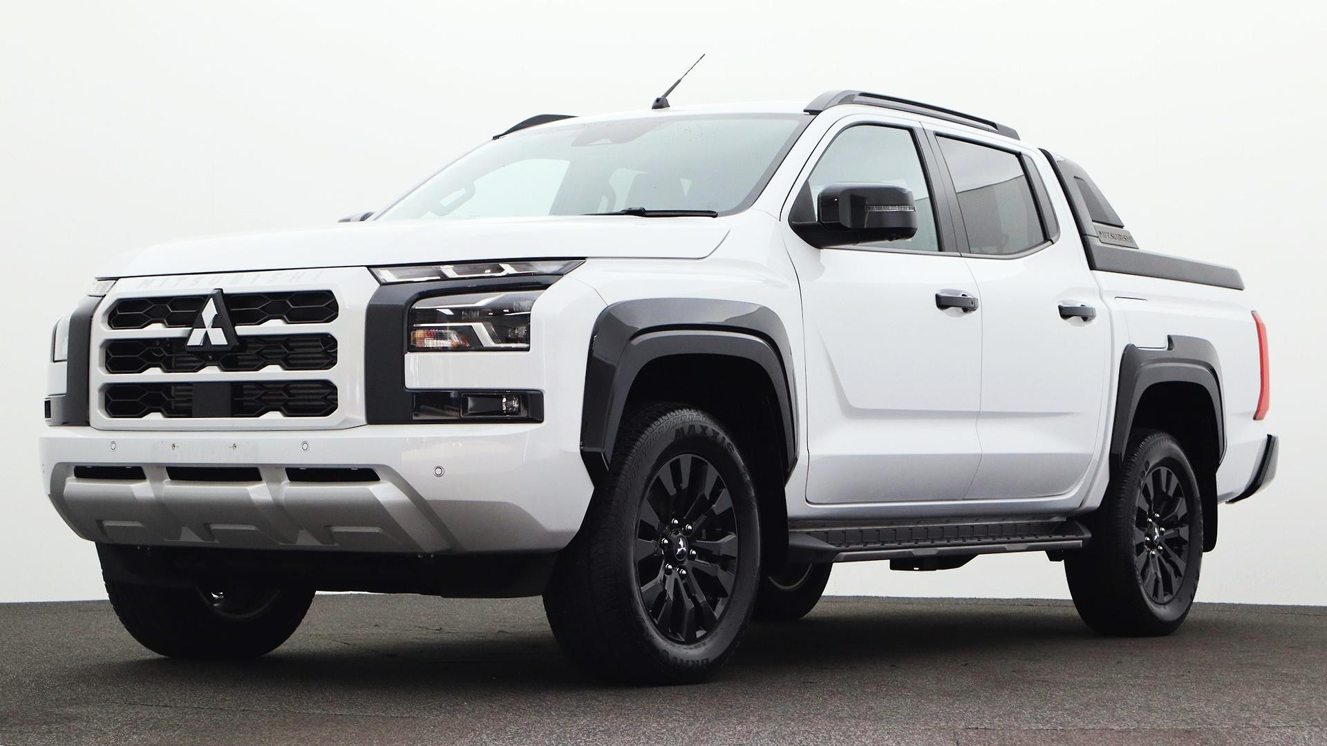 Mitsubishi Triton image 1