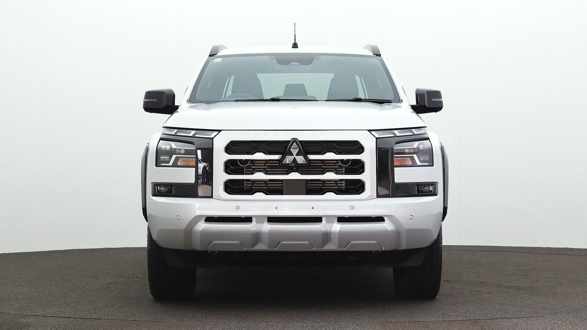 Mitsubishi Triton image 2