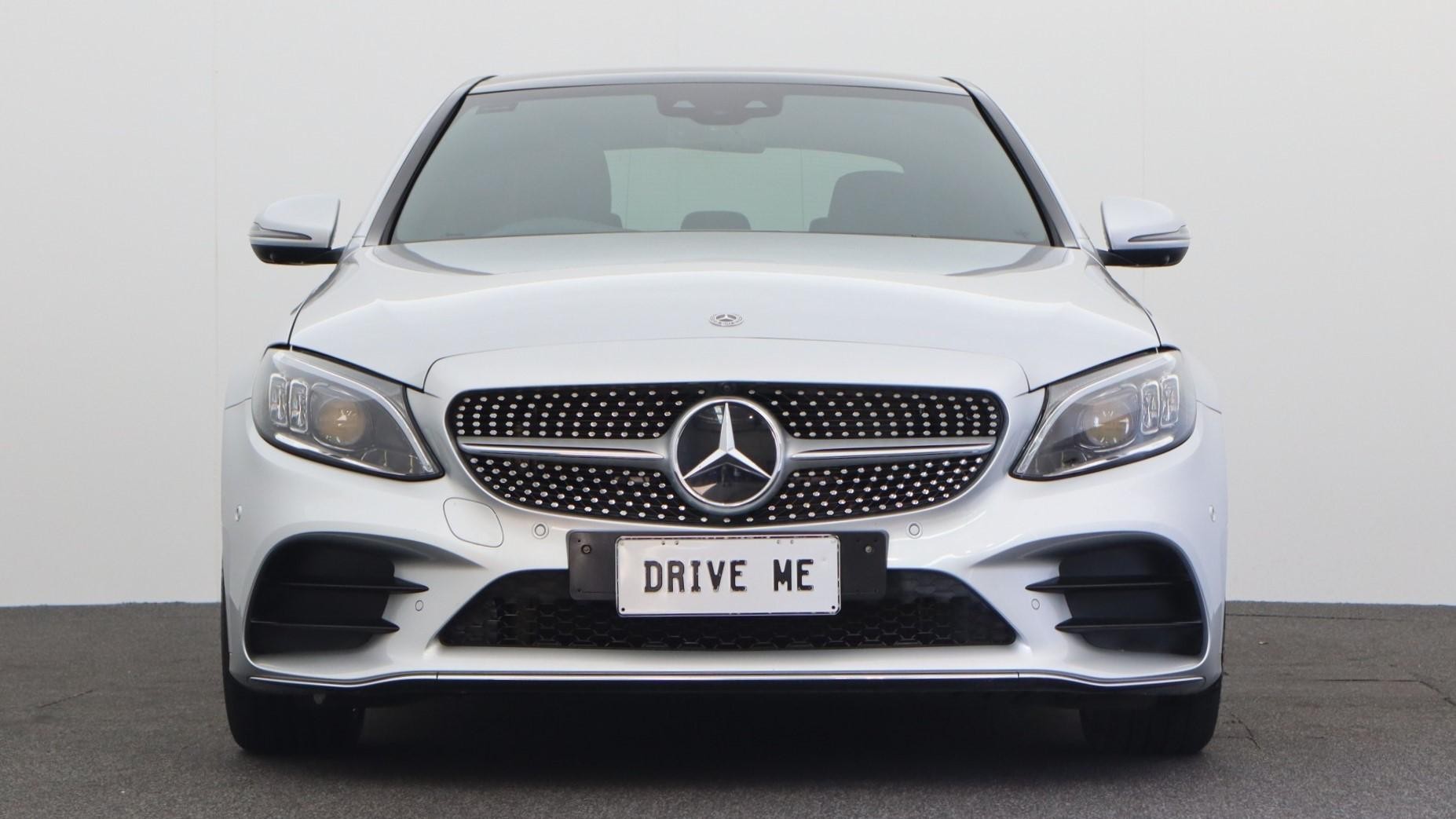 Mercedes Benz C-class image 2