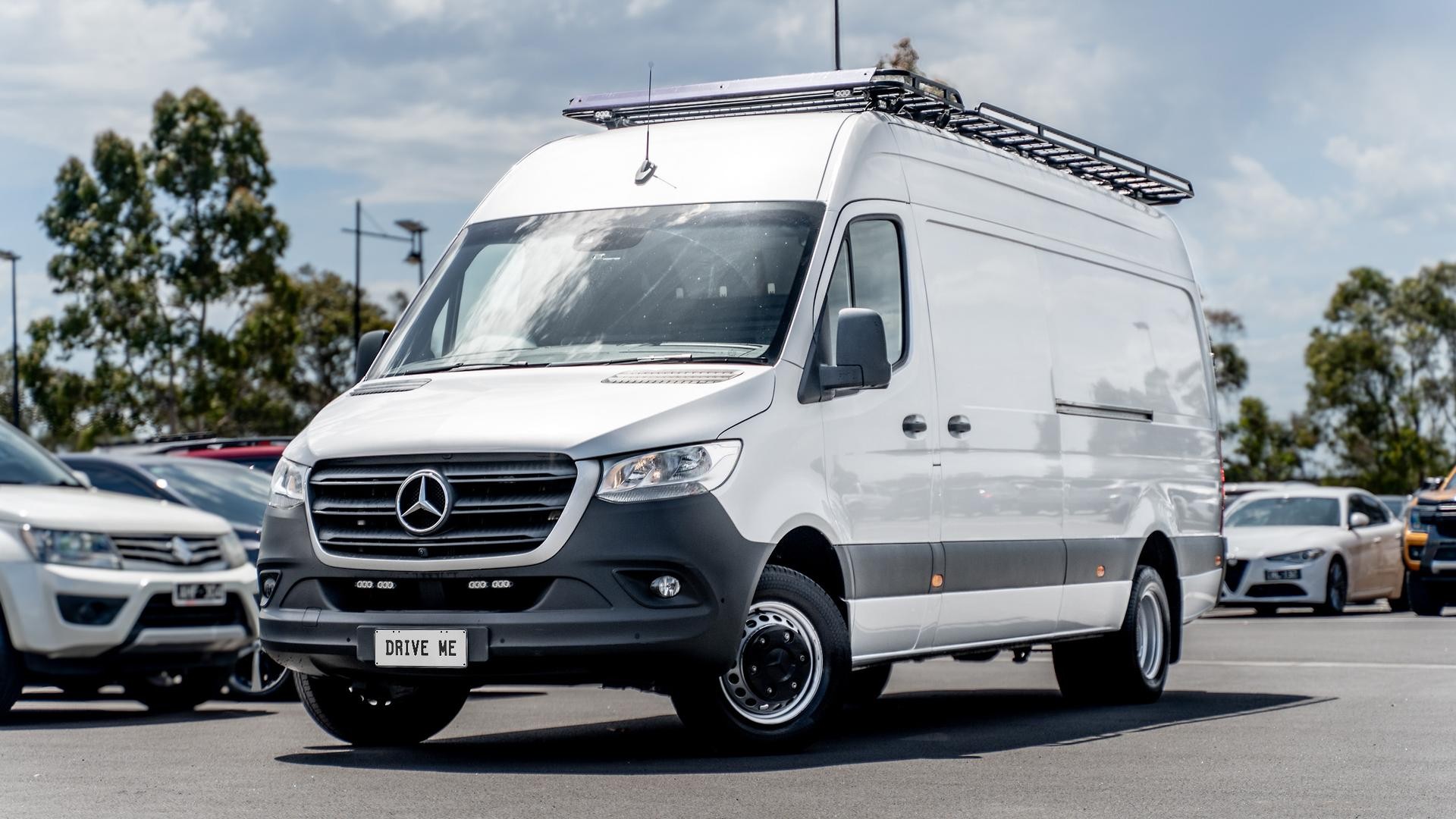 Mercedes Benz Sprinter image 1