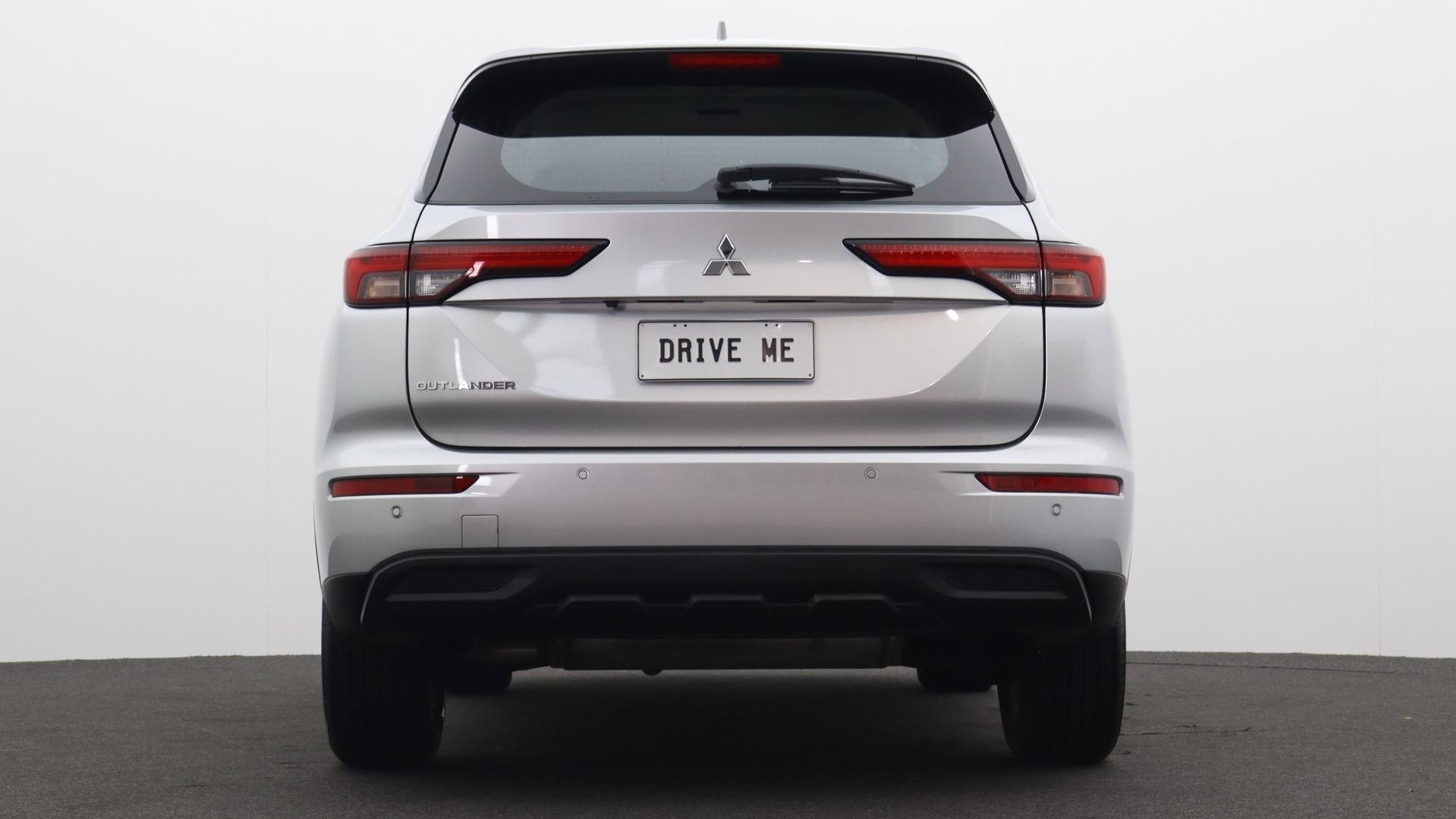 Mitsubishi Outlander image 3