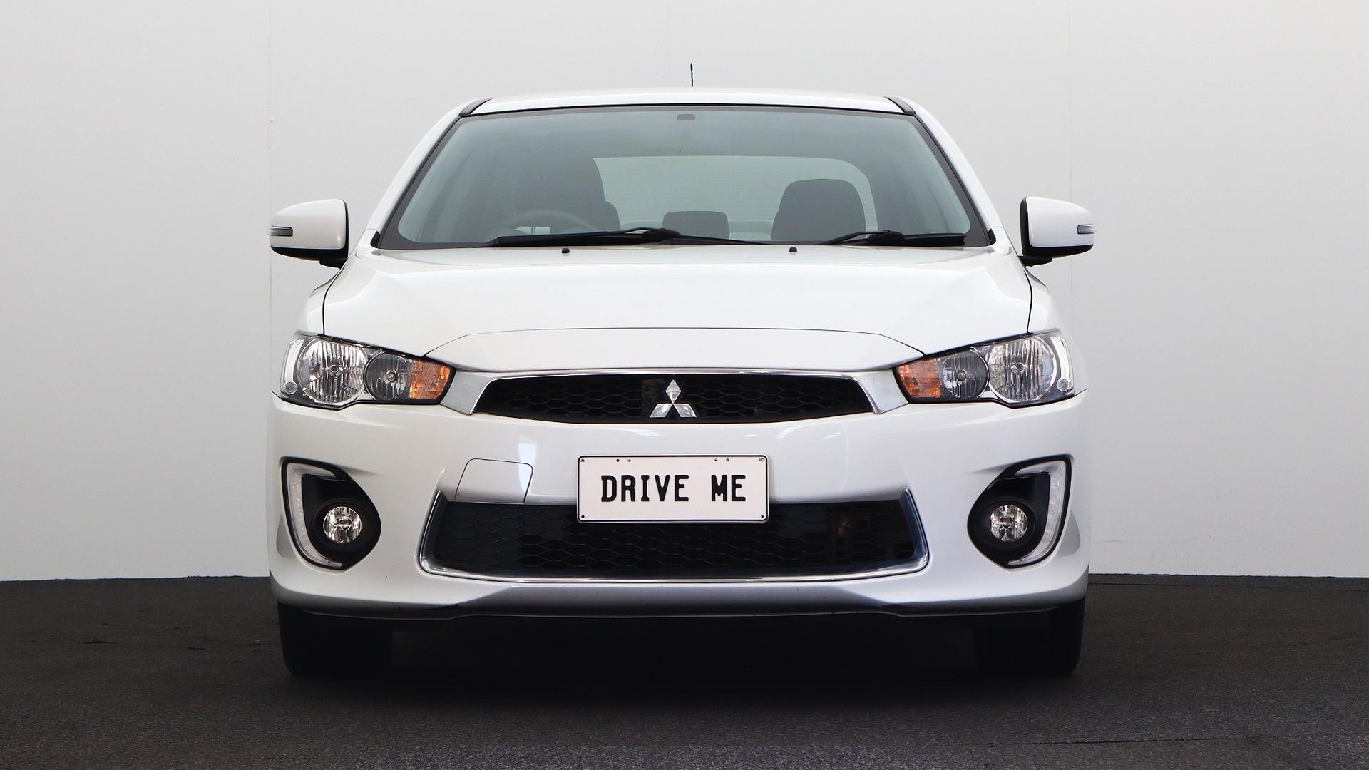 Mitsubishi Lancer image 2