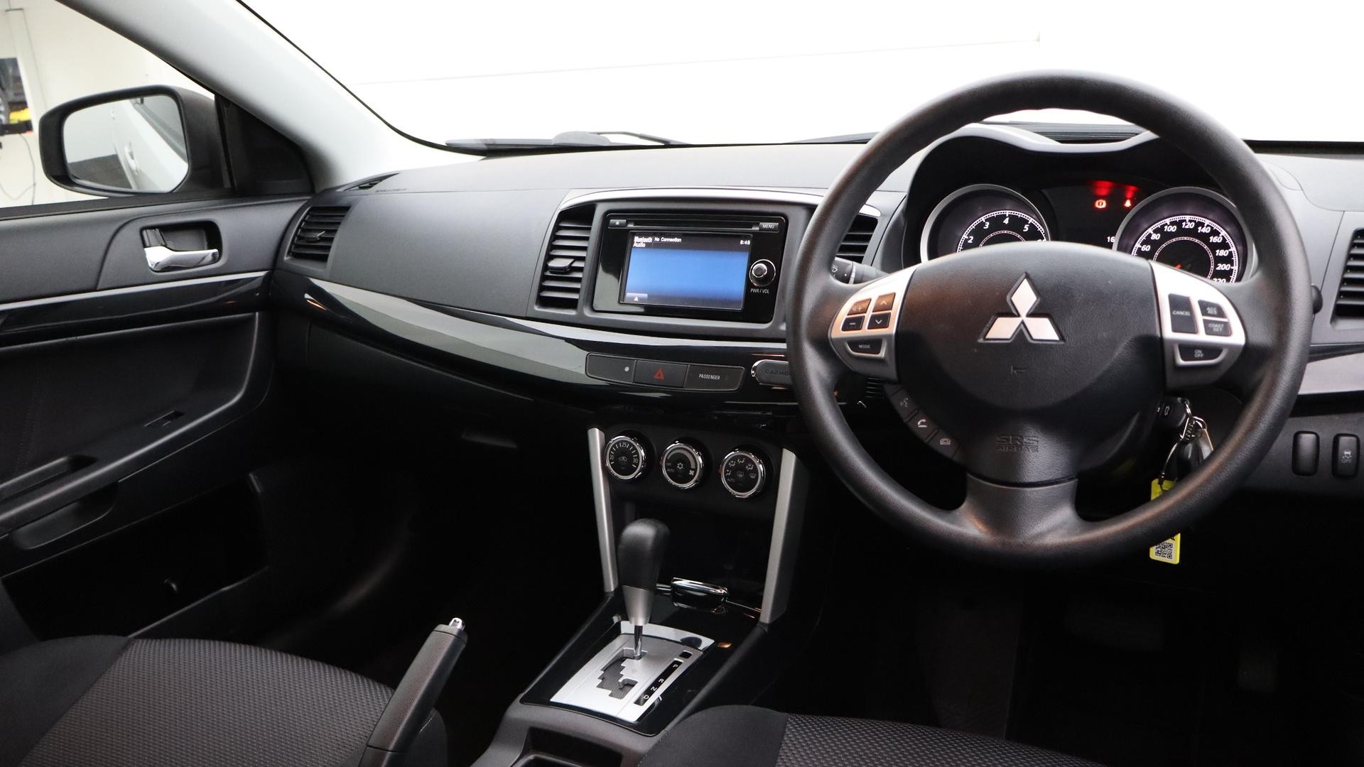 Mitsubishi Lancer image 4