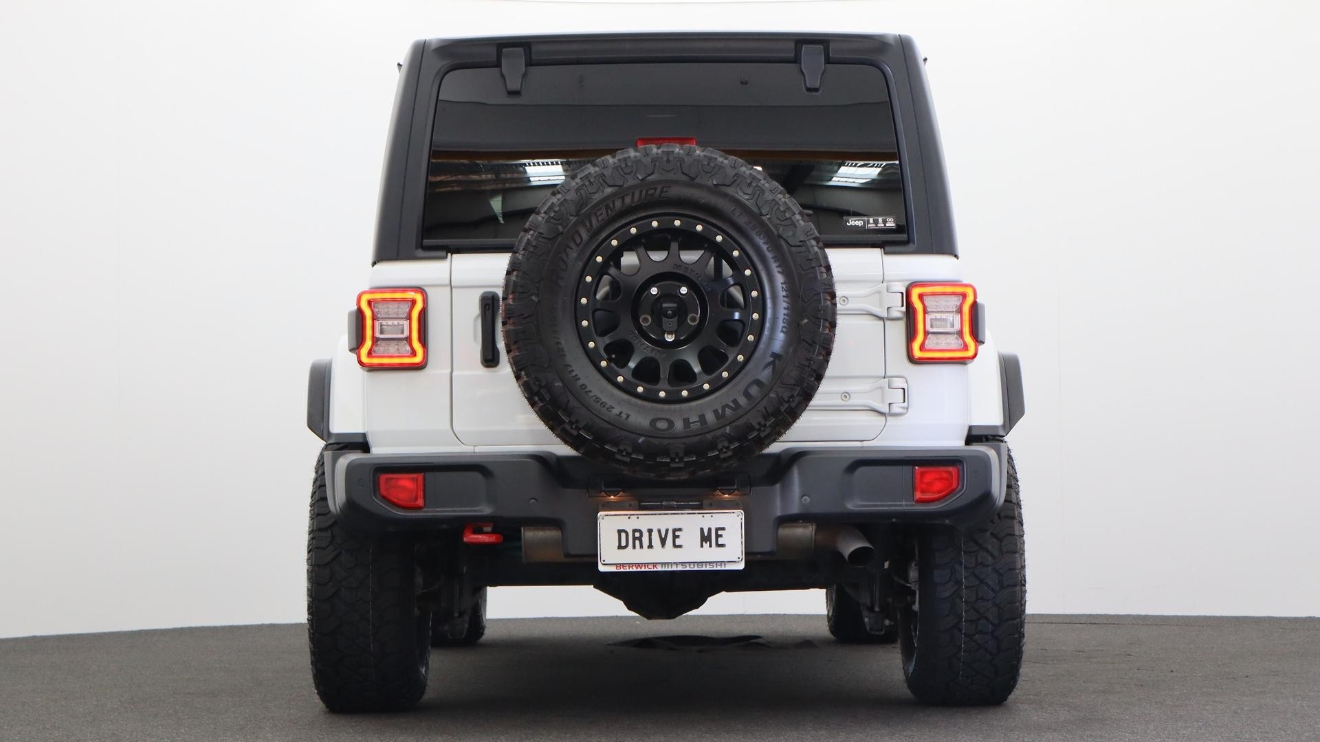 Jeep Wrangler image 3