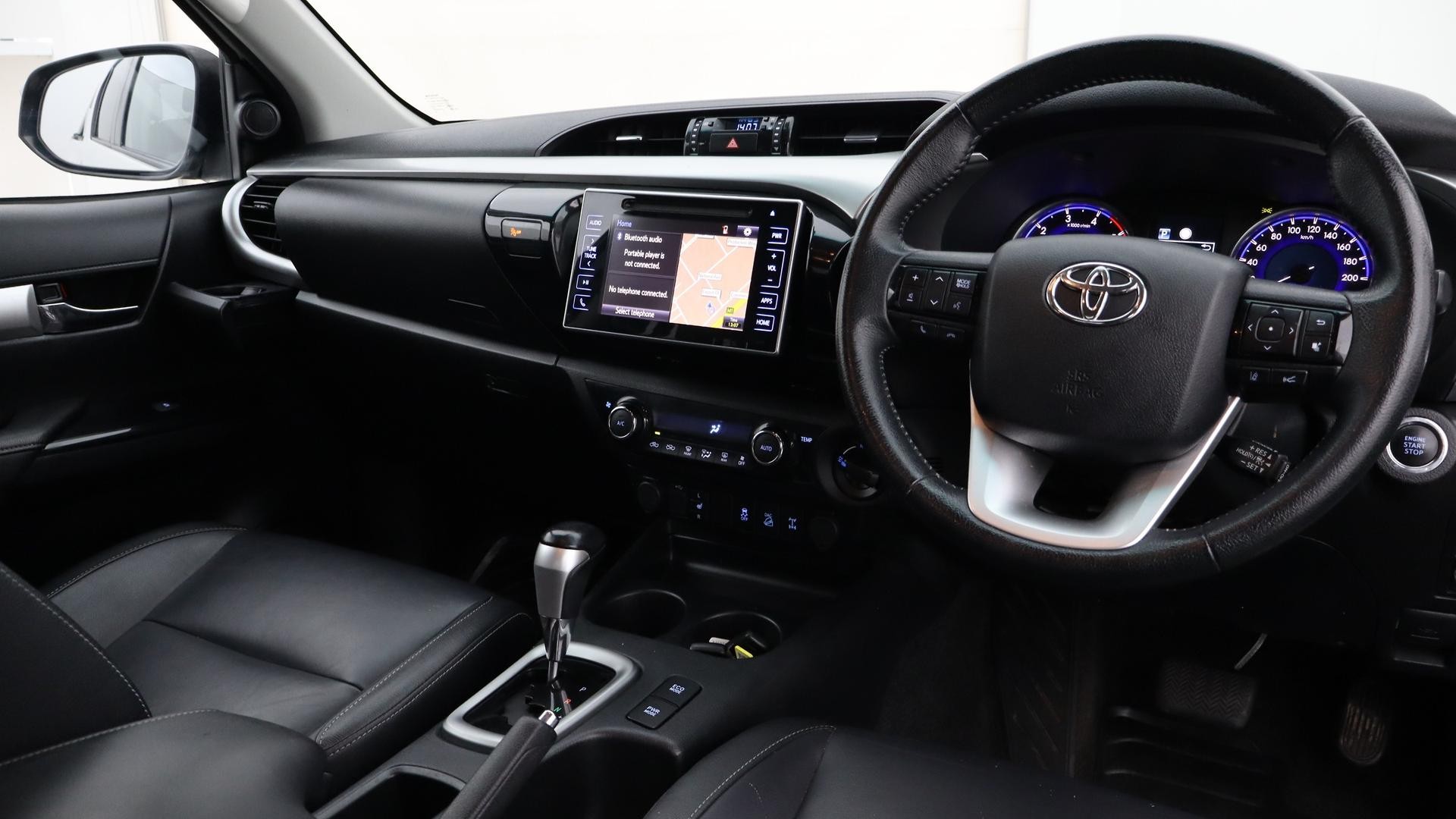 Toyota Hilux image 4