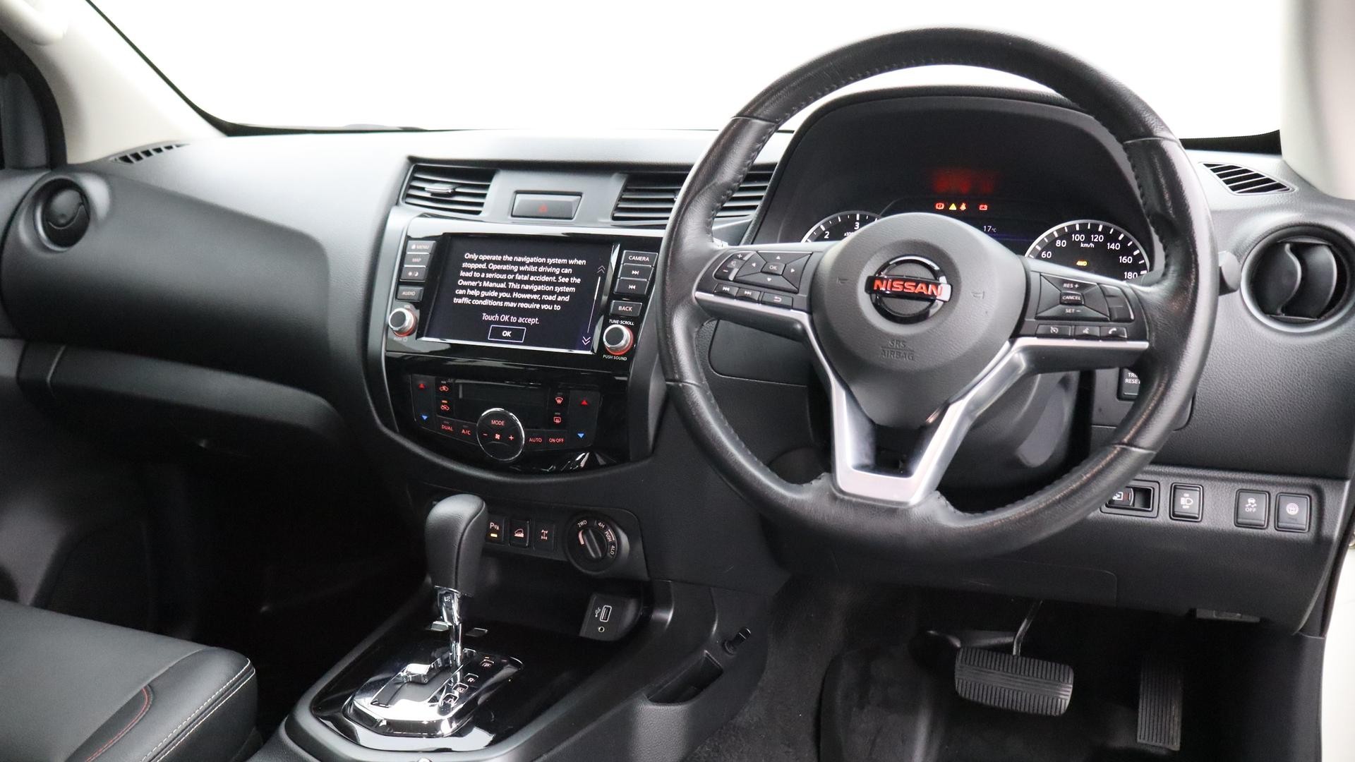 Nissan Navara image 4