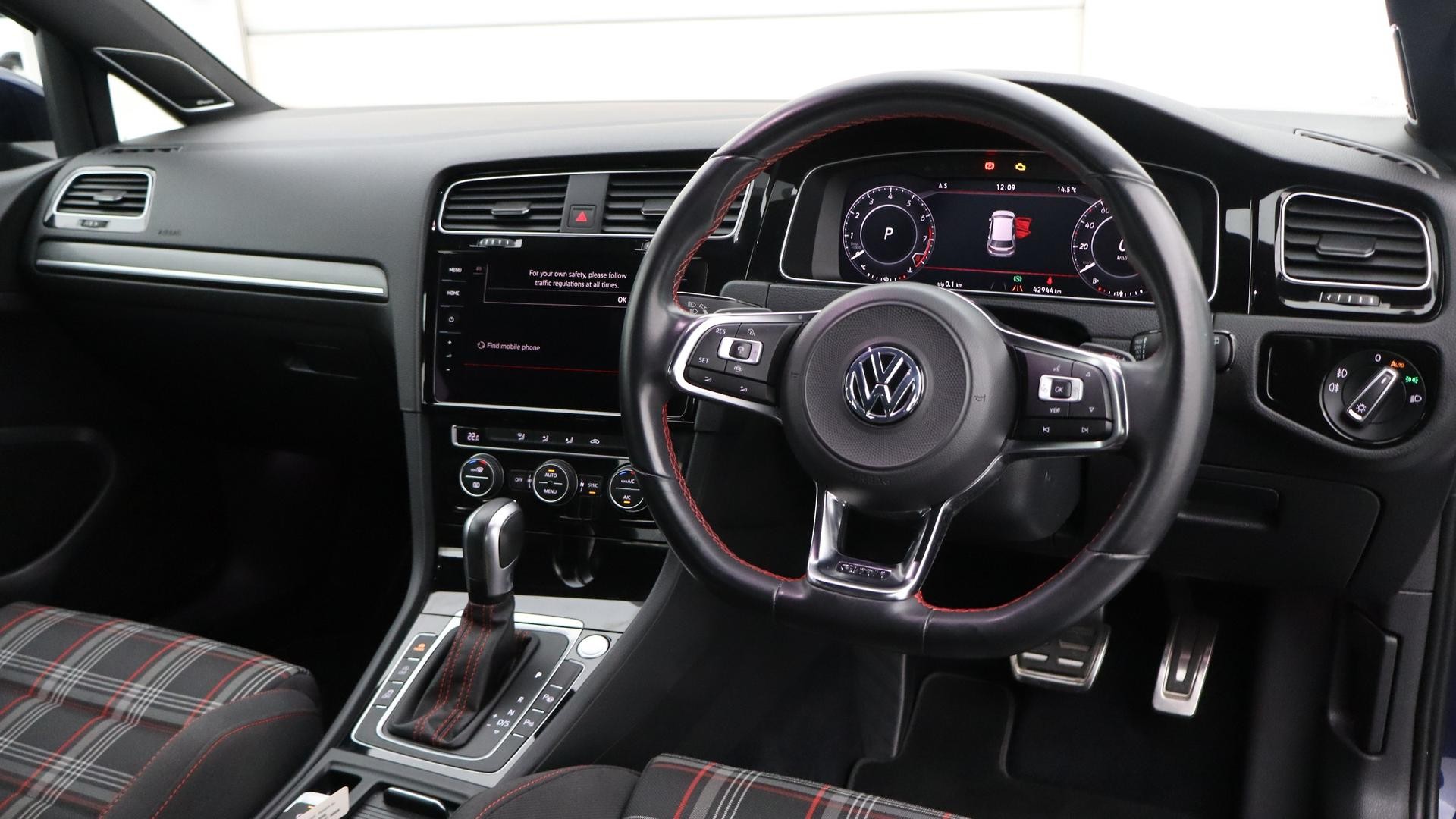 Volkswagen Golf image 4