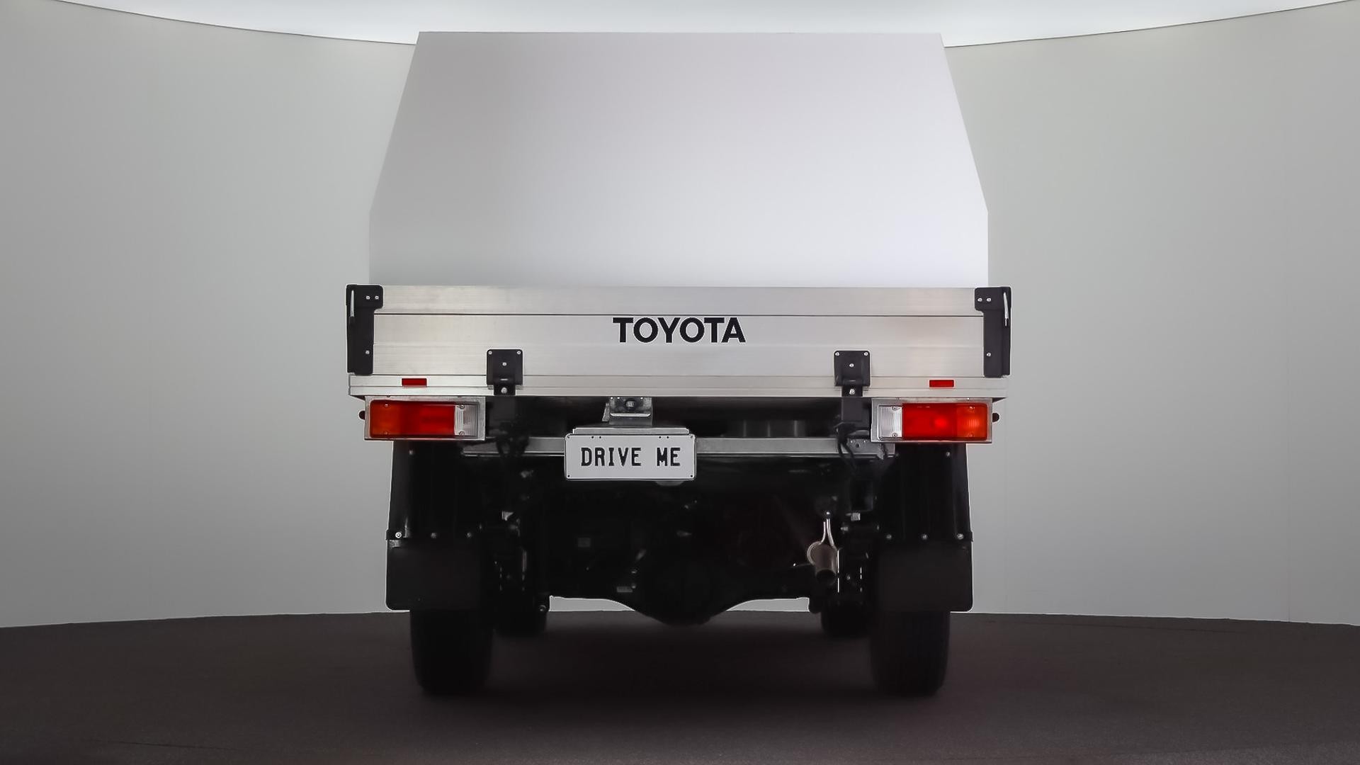 Toyota Hilux image 3