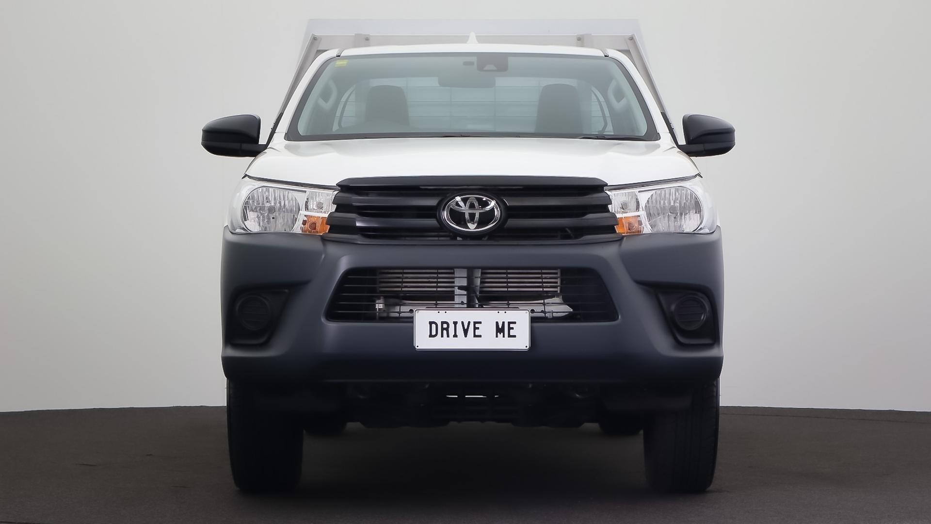 Toyota Hilux image 2