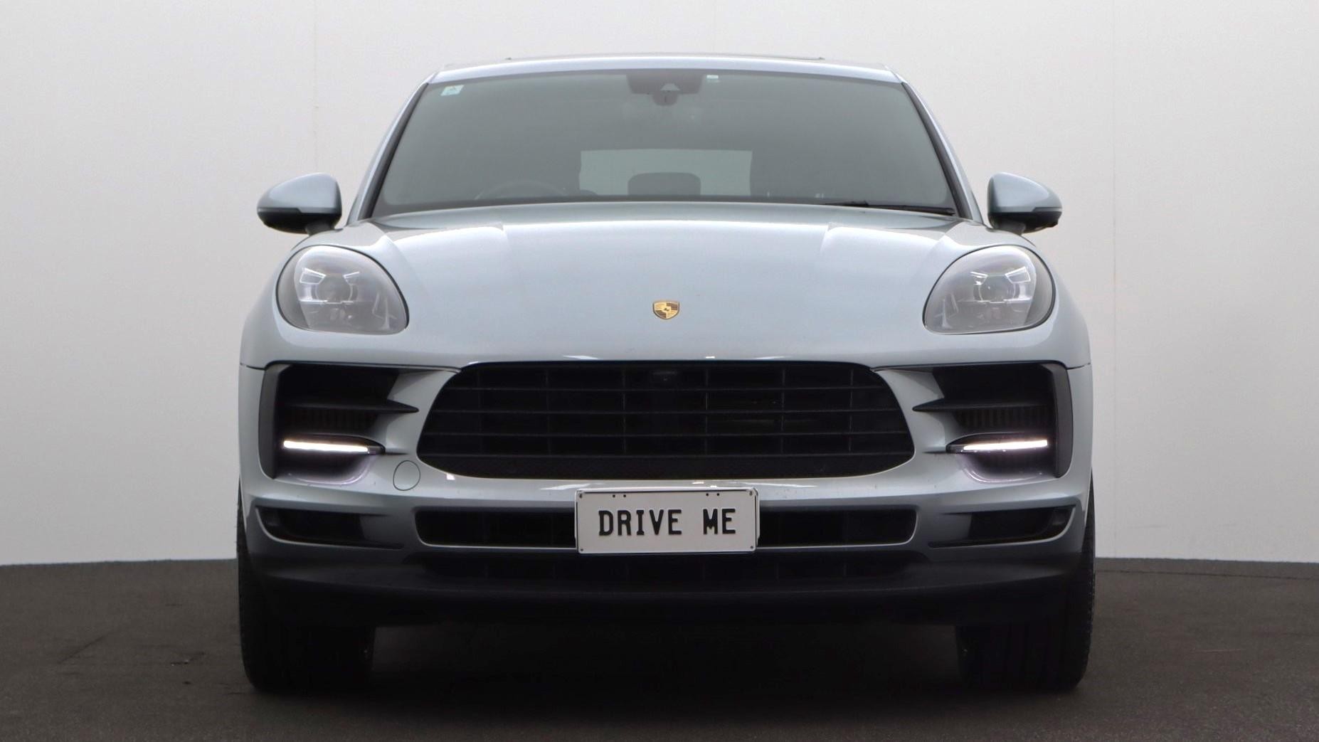 Porsche Macan image 2