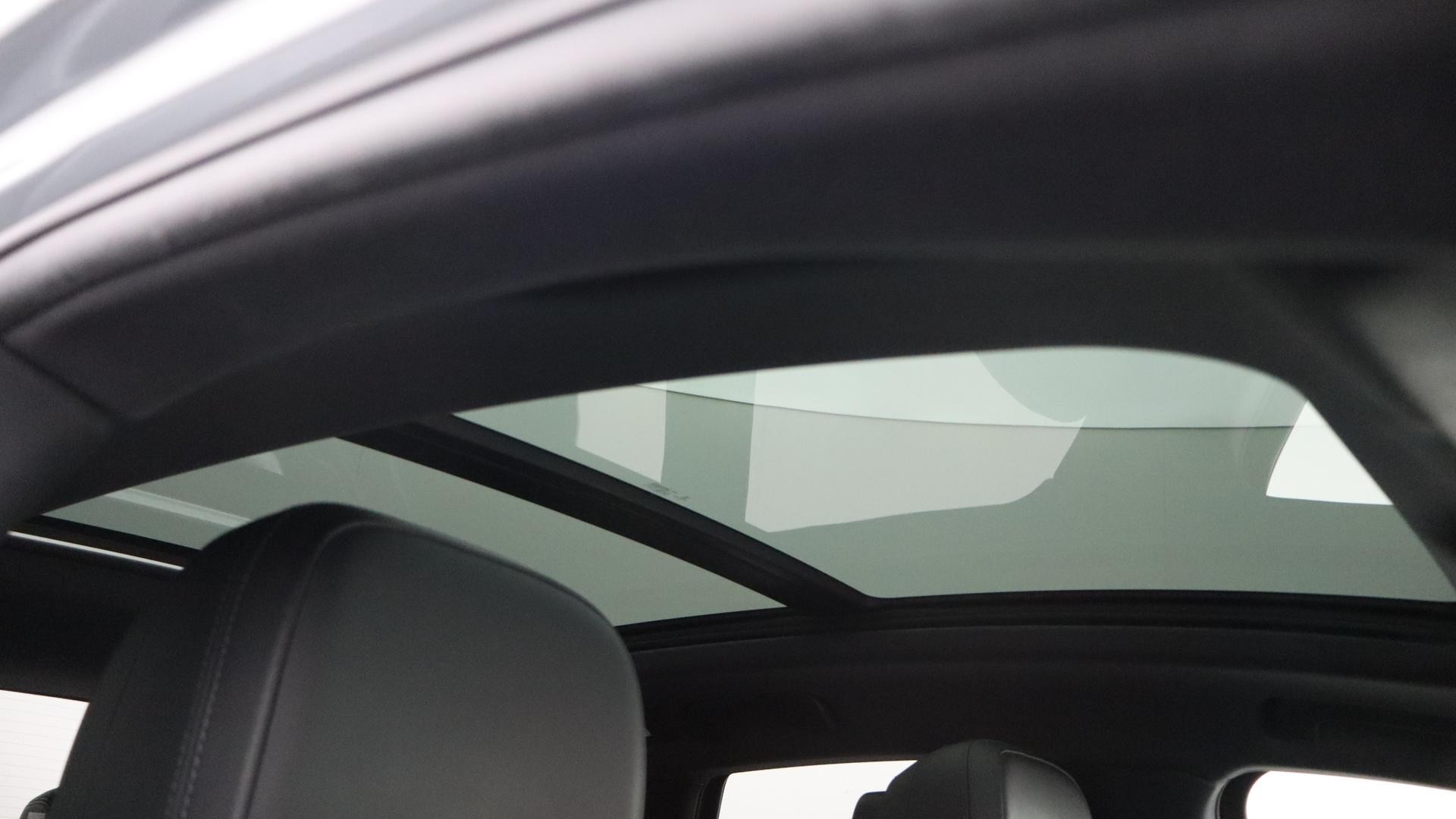 Porsche Macan image 4