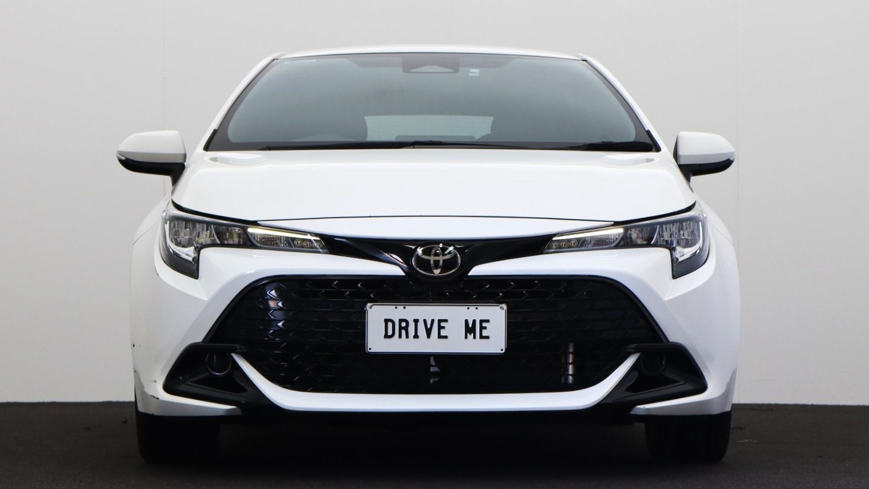 Toyota Corolla image 2