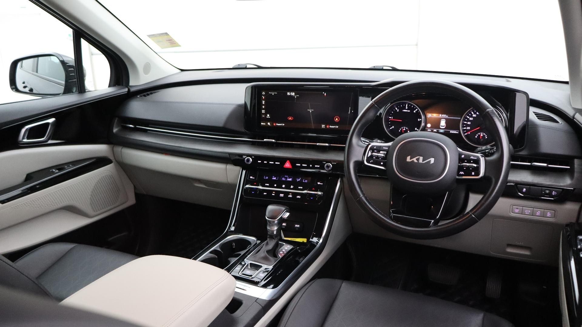 Kia Carnival image 4