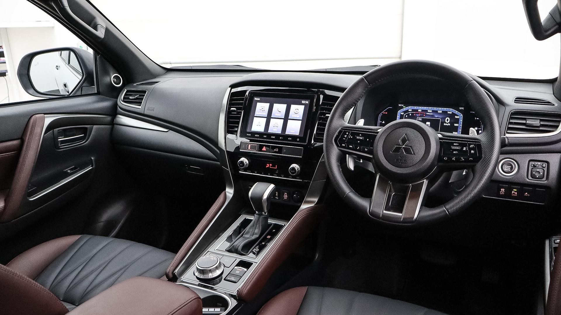 Mitsubishi Pajero Sport image 4