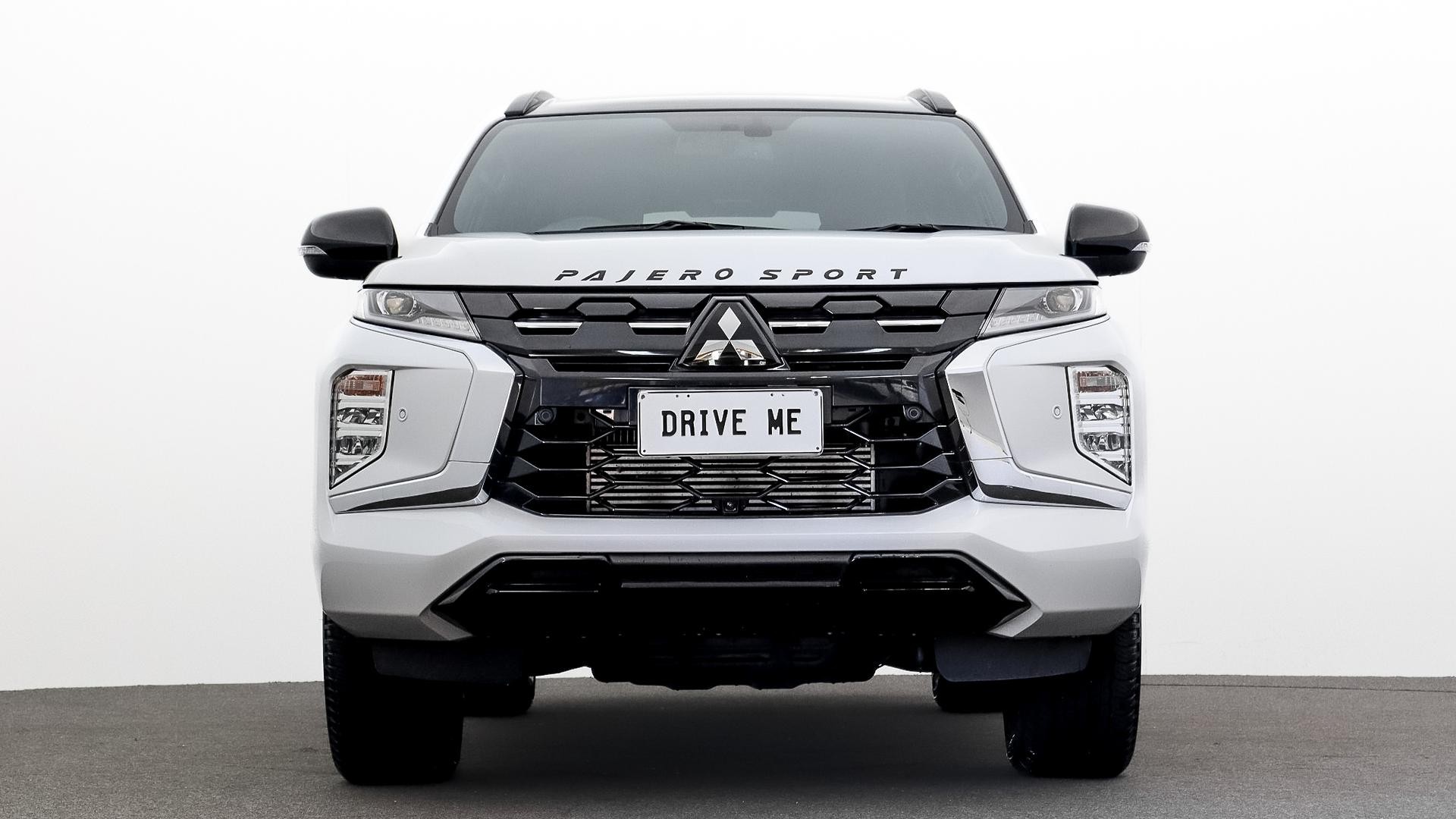 Mitsubishi Pajero Sport image 2