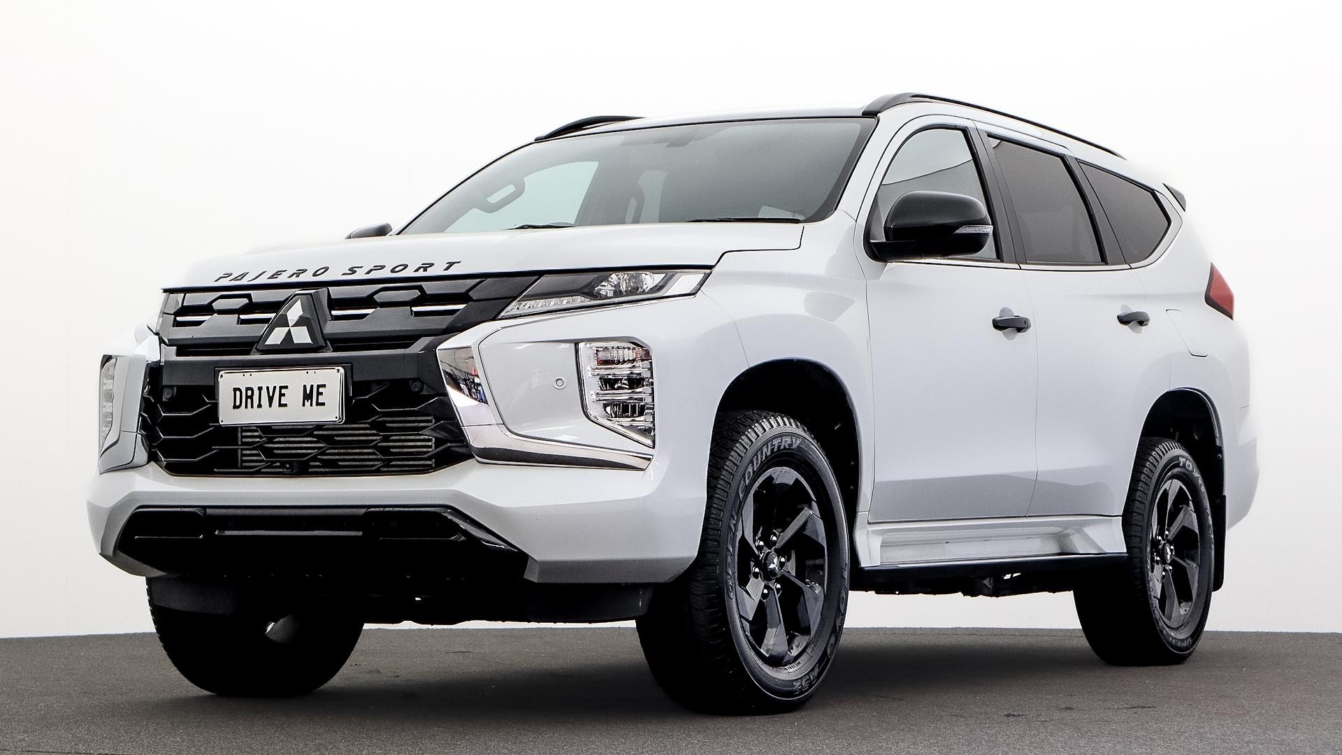 Mitsubishi Pajero Sport image 1