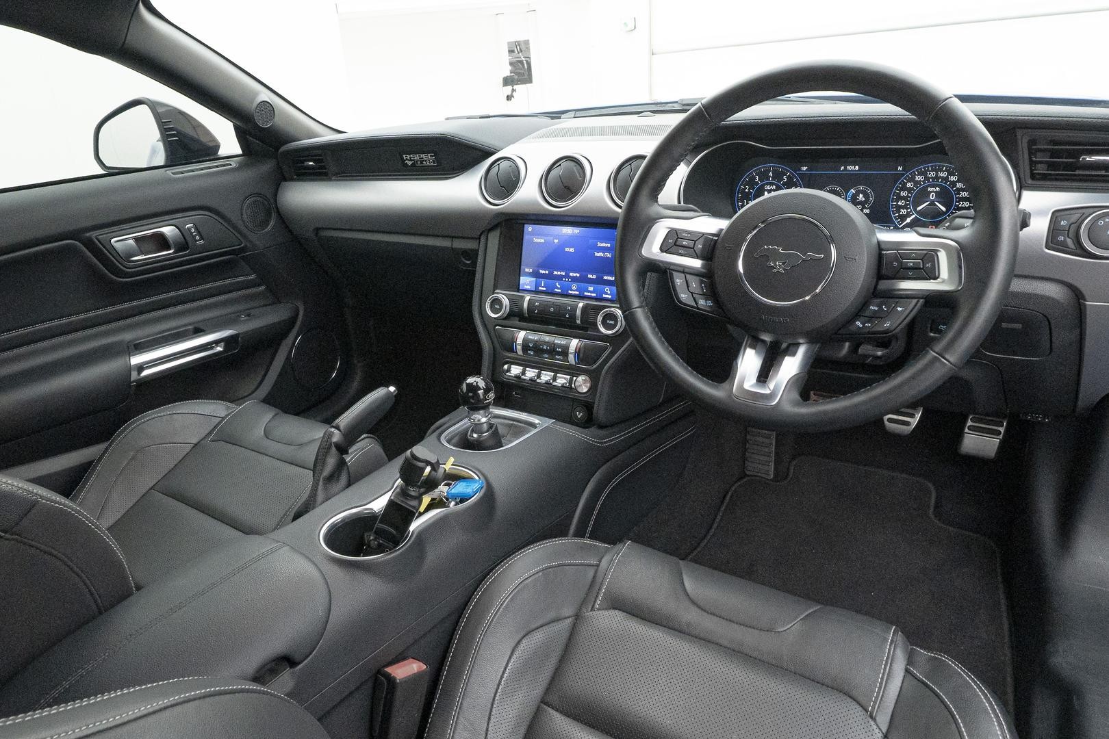 Ford Mustang image 4