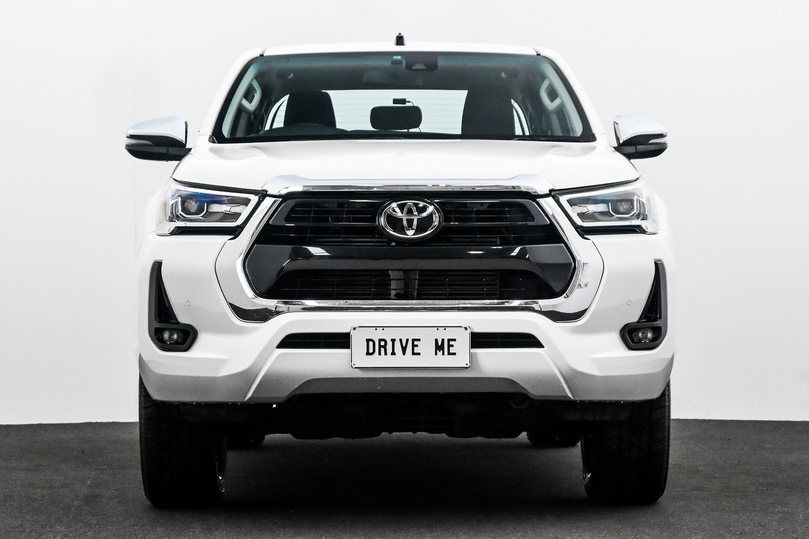Toyota Hilux image 2