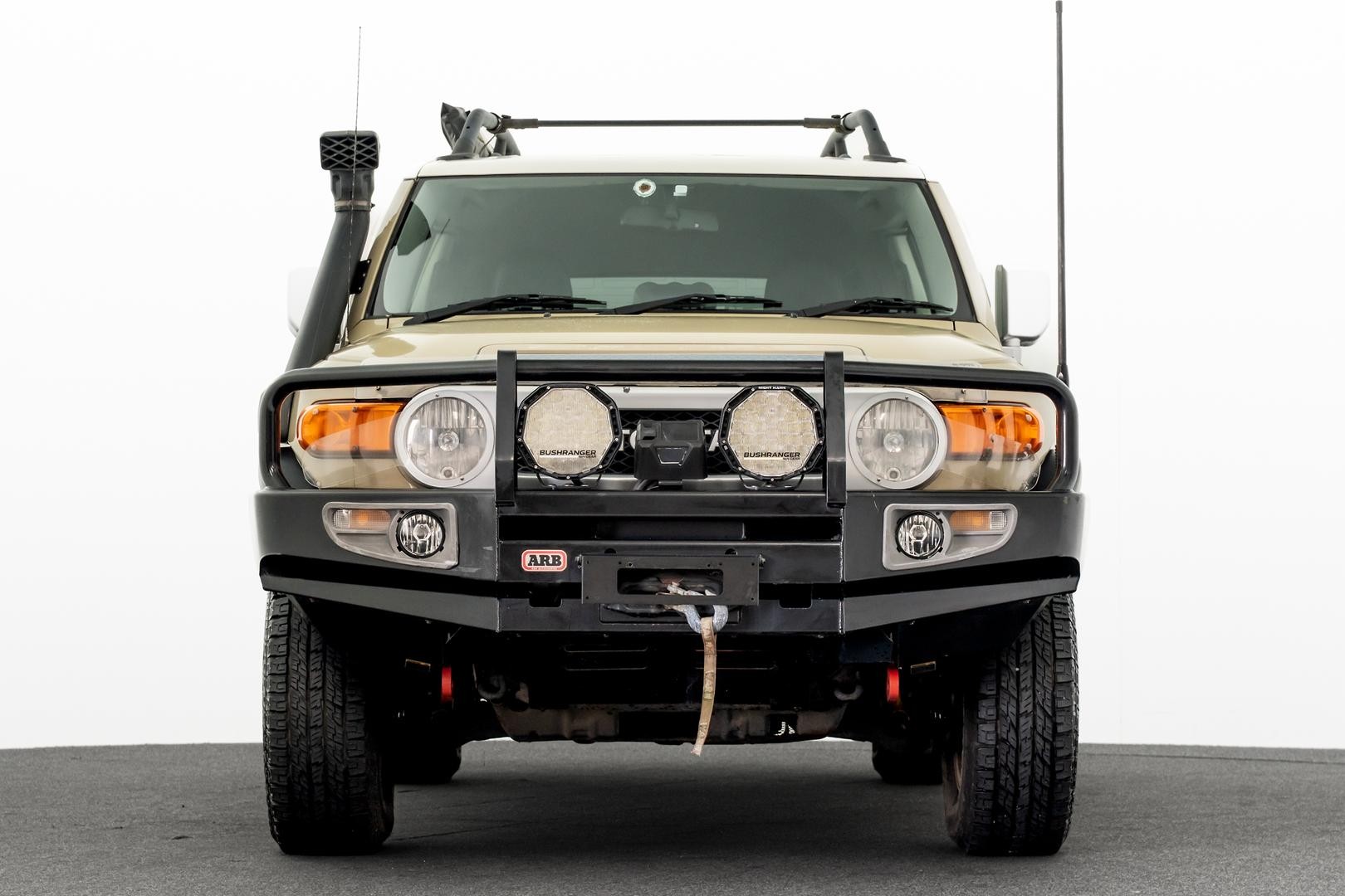 Toyota Fj Cruiser image 2