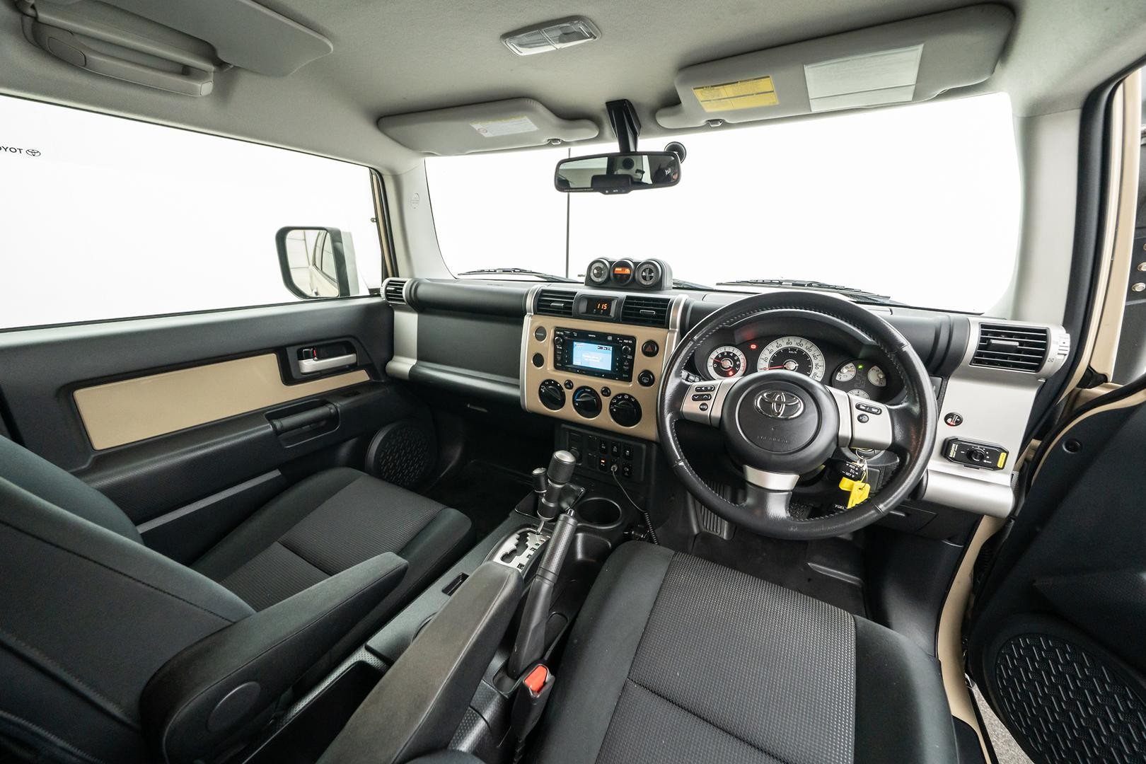 Toyota Fj Cruiser image 4