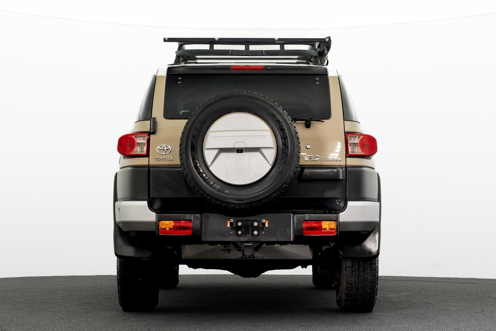 Toyota Fj Cruiser image 3