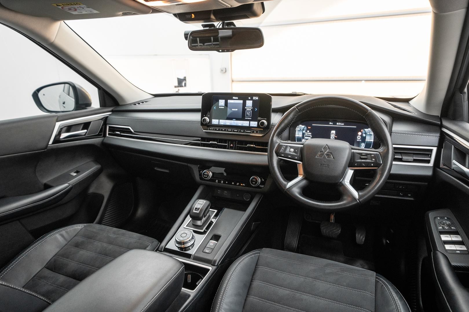 Mitsubishi Outlander image 4