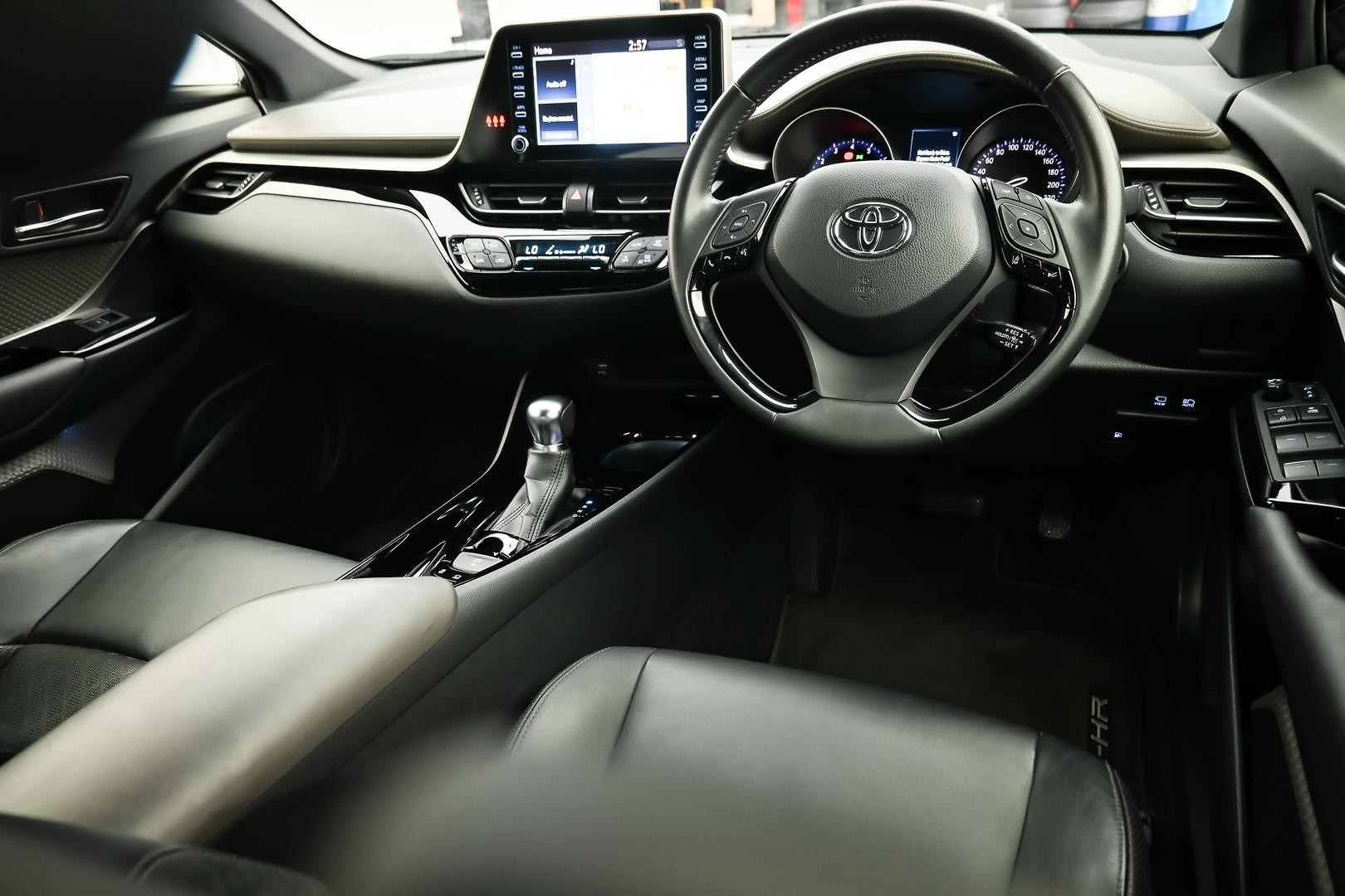 Toyota C-hr image 4