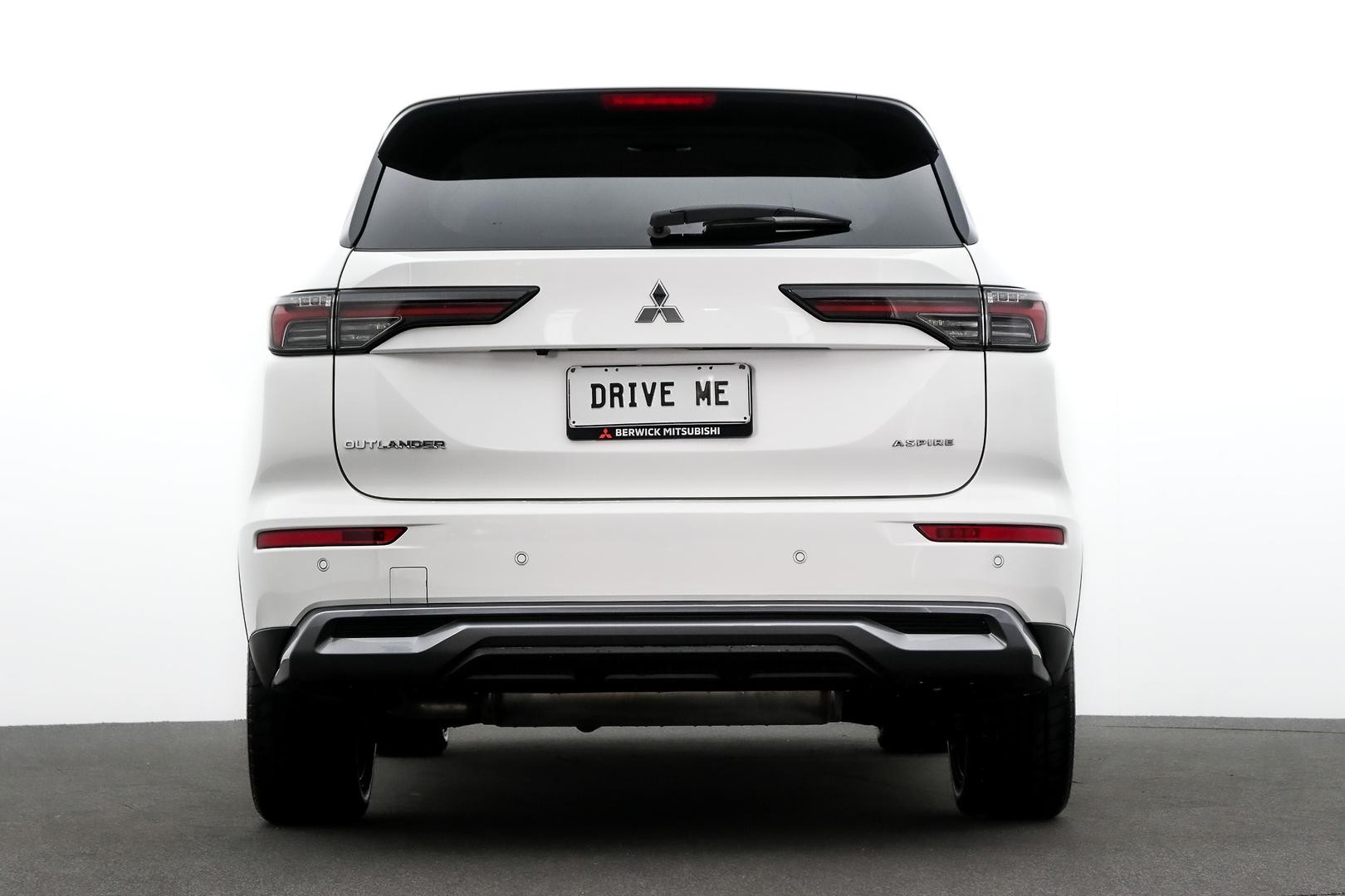 Mitsubishi Outlander image 3