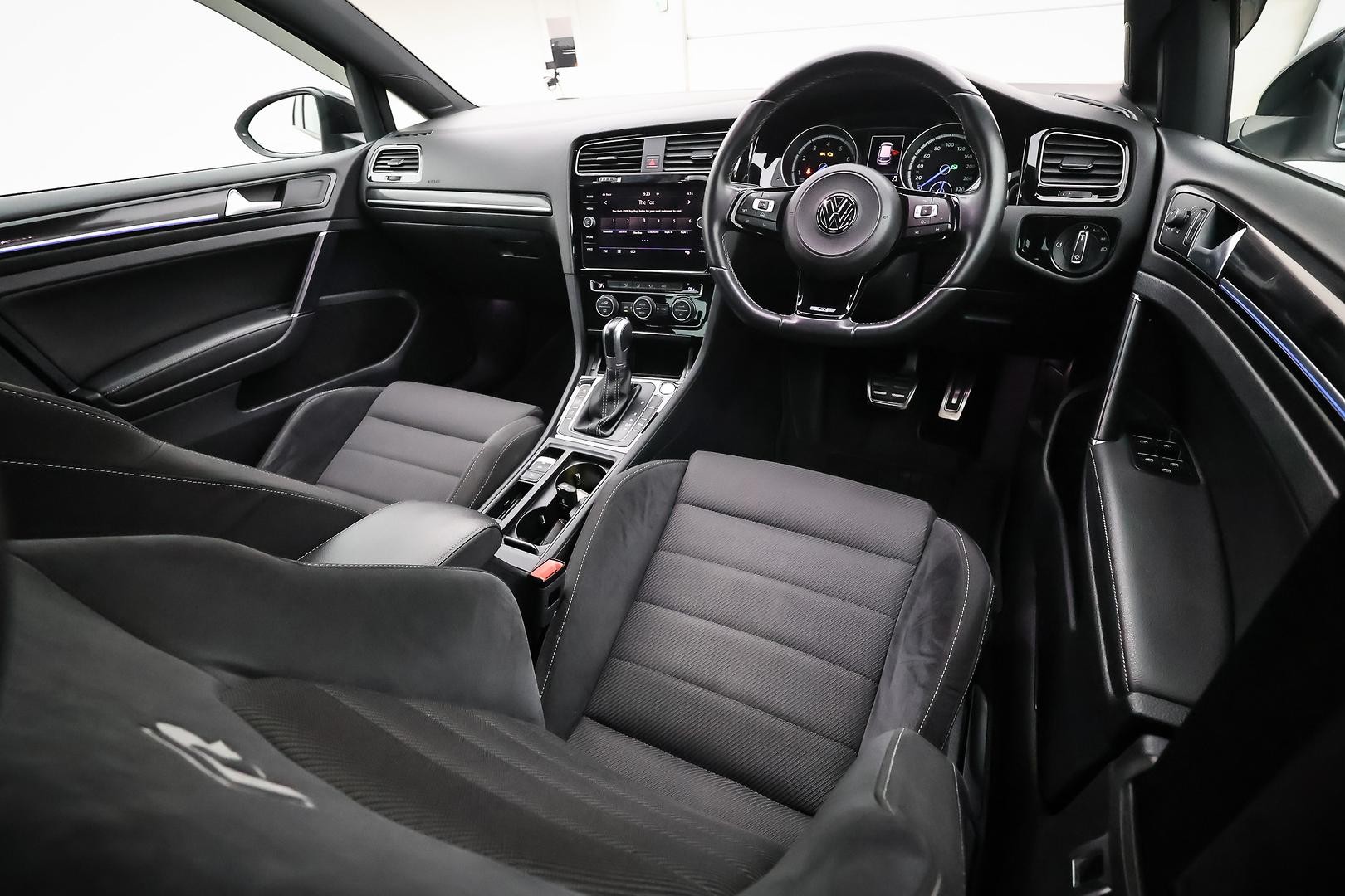 Volkswagen Golf image 4