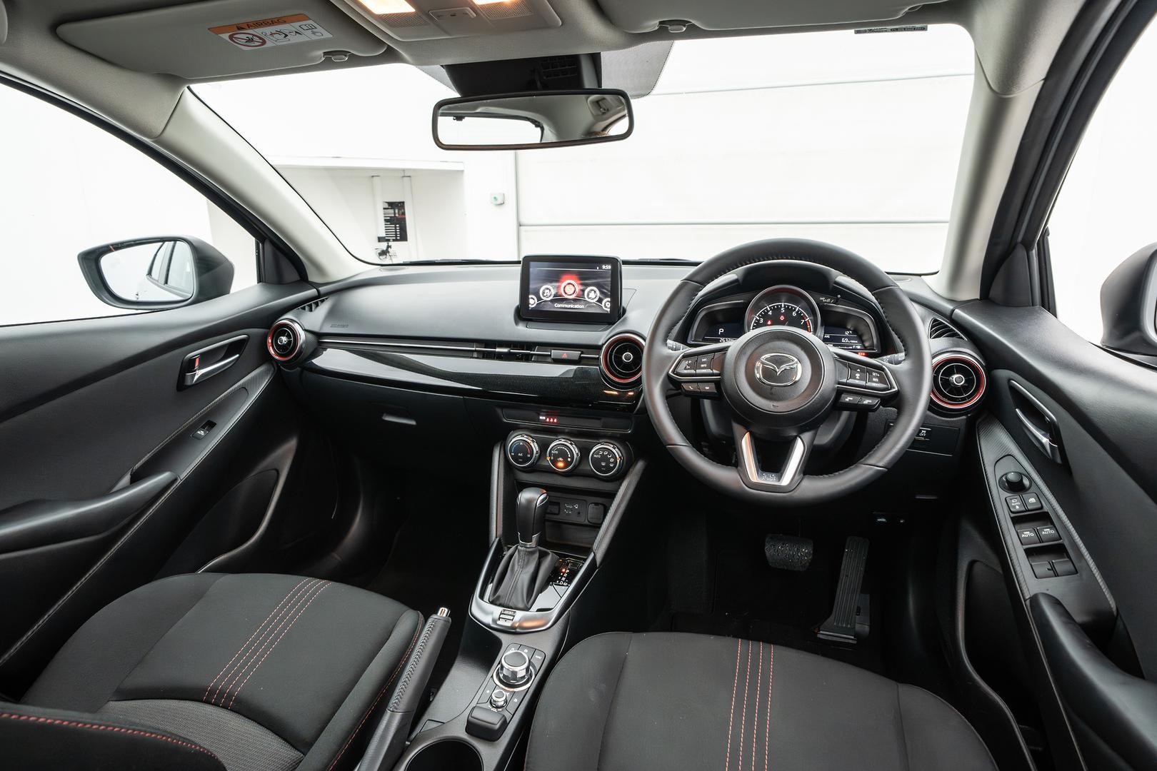Mazda 2 image 4