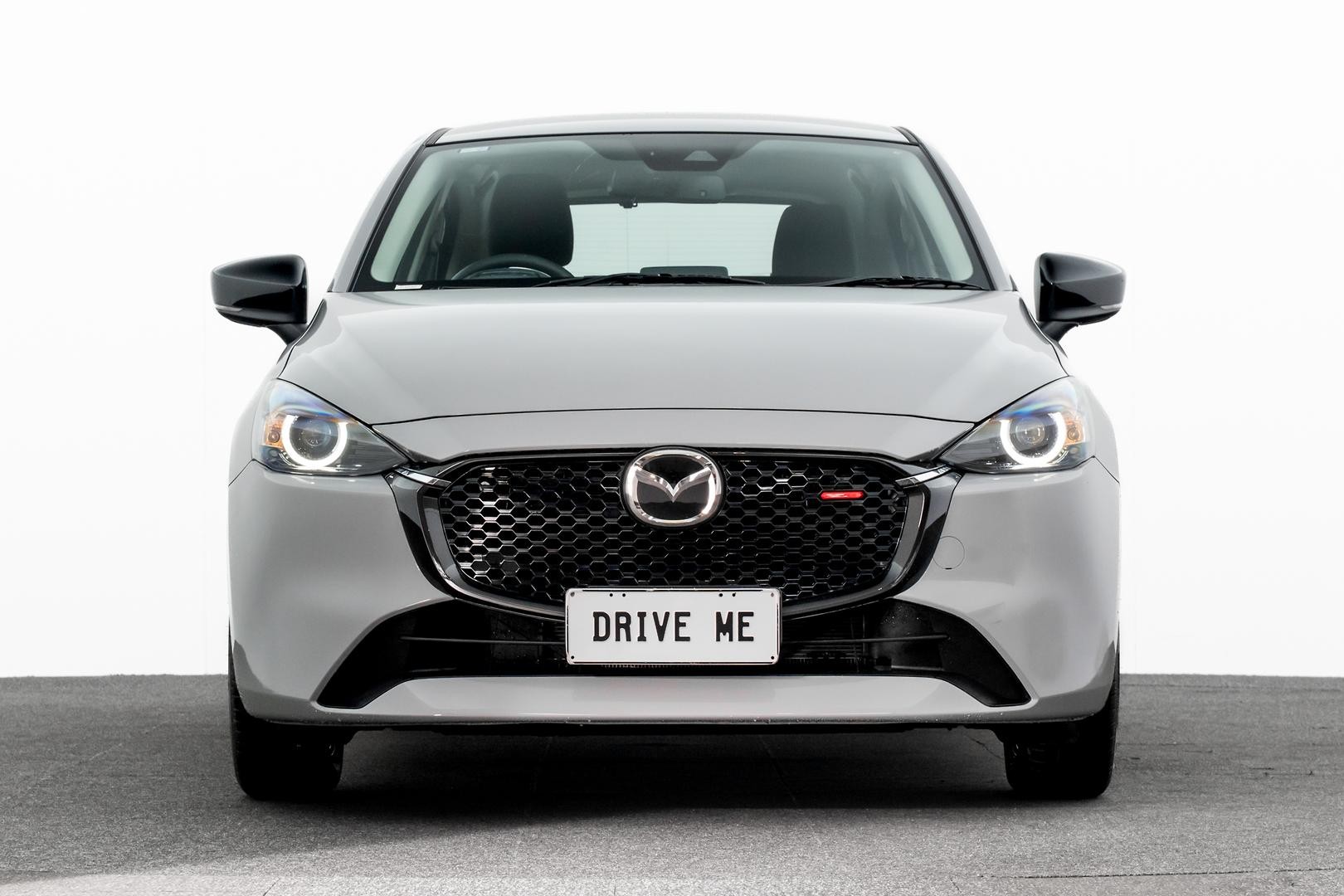 Mazda 2 image 2