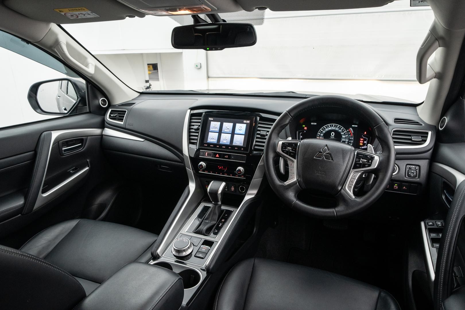 Mitsubishi Pajero Sport image 4