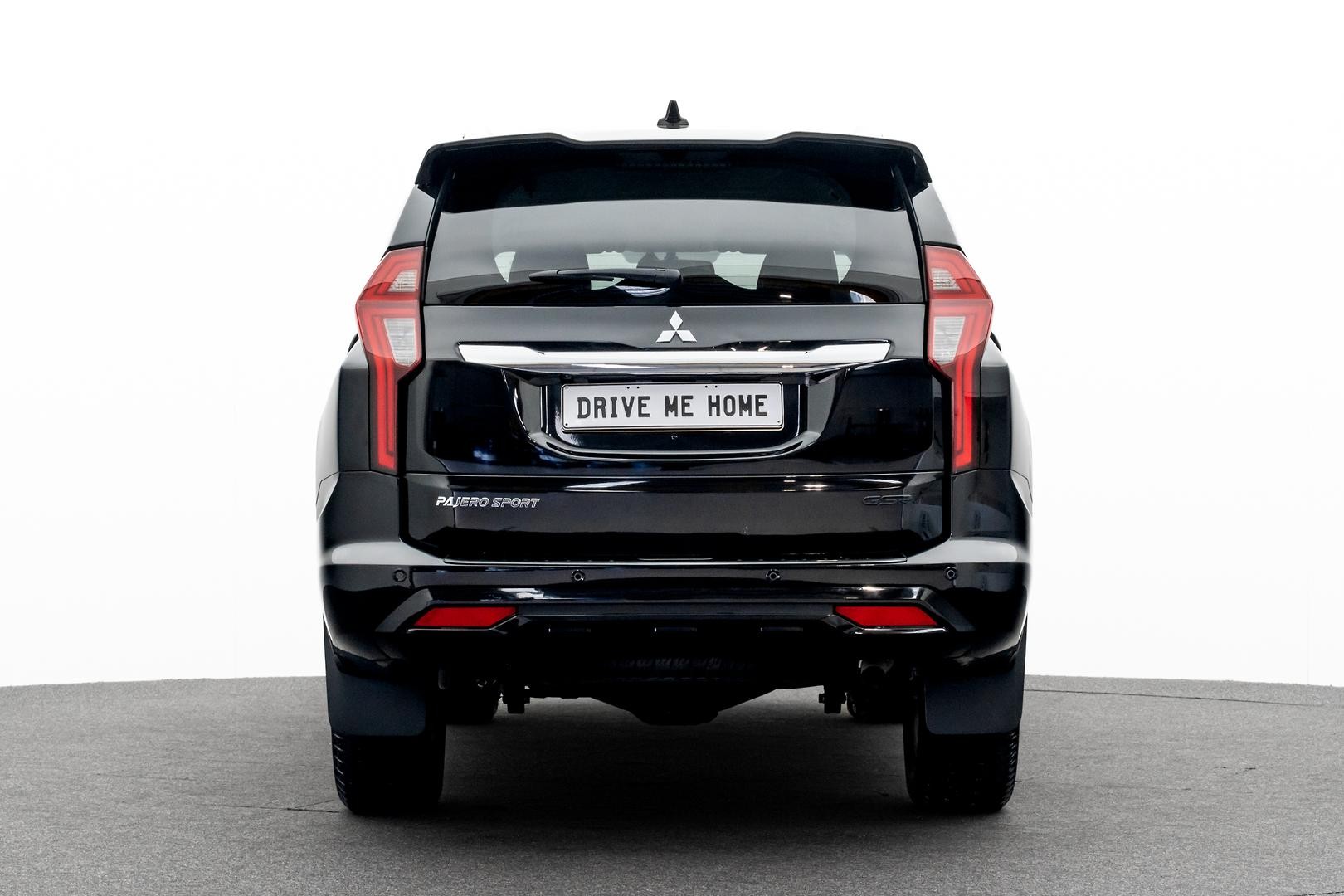 Mitsubishi Pajero Sport image 3