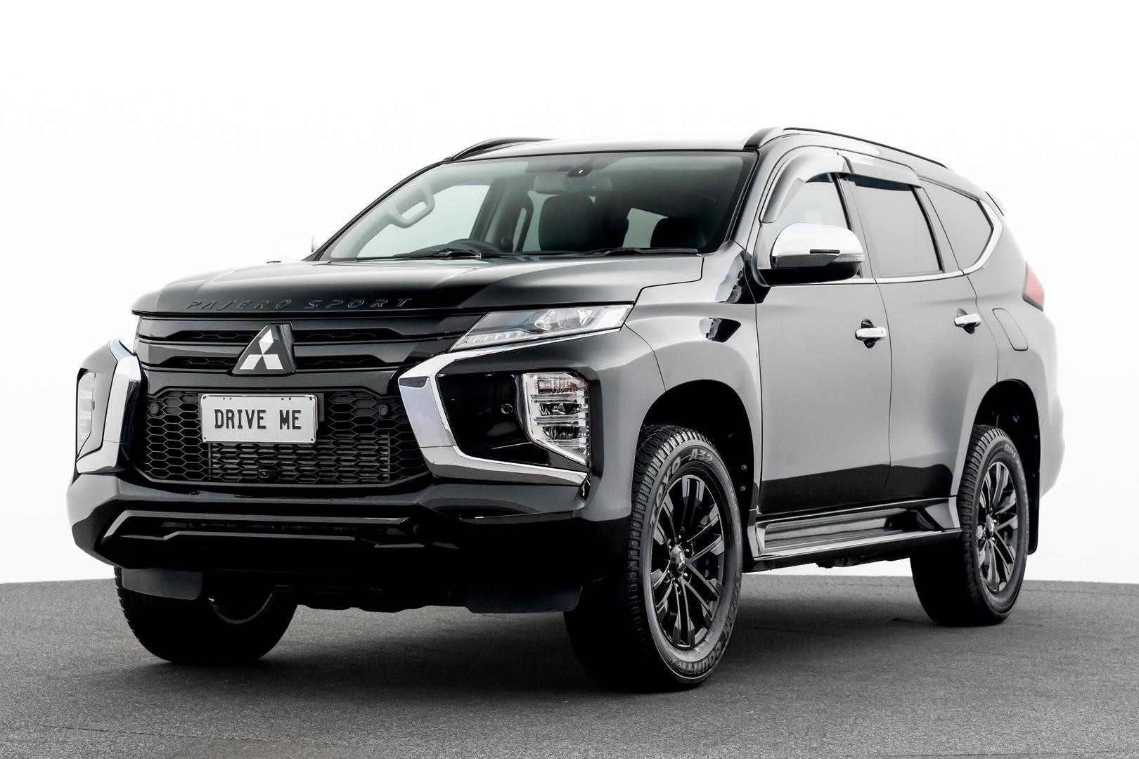 Mitsubishi Pajero Sport image 1