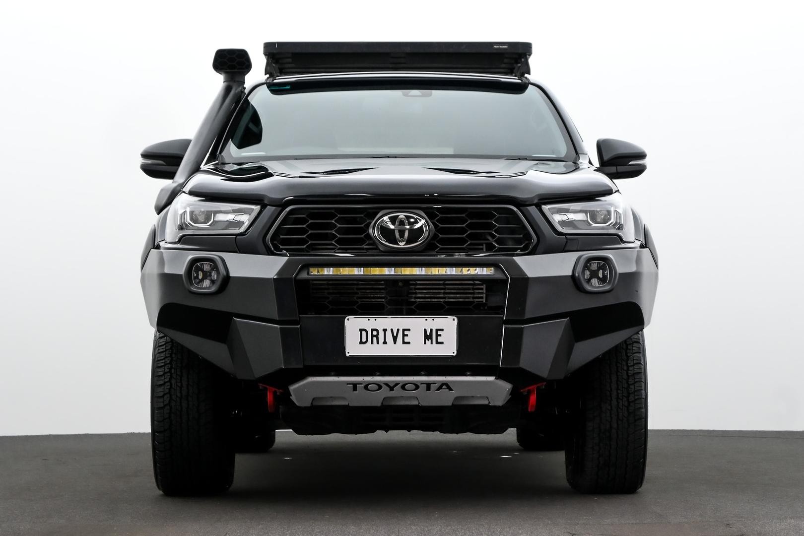 Toyota Hilux image 2