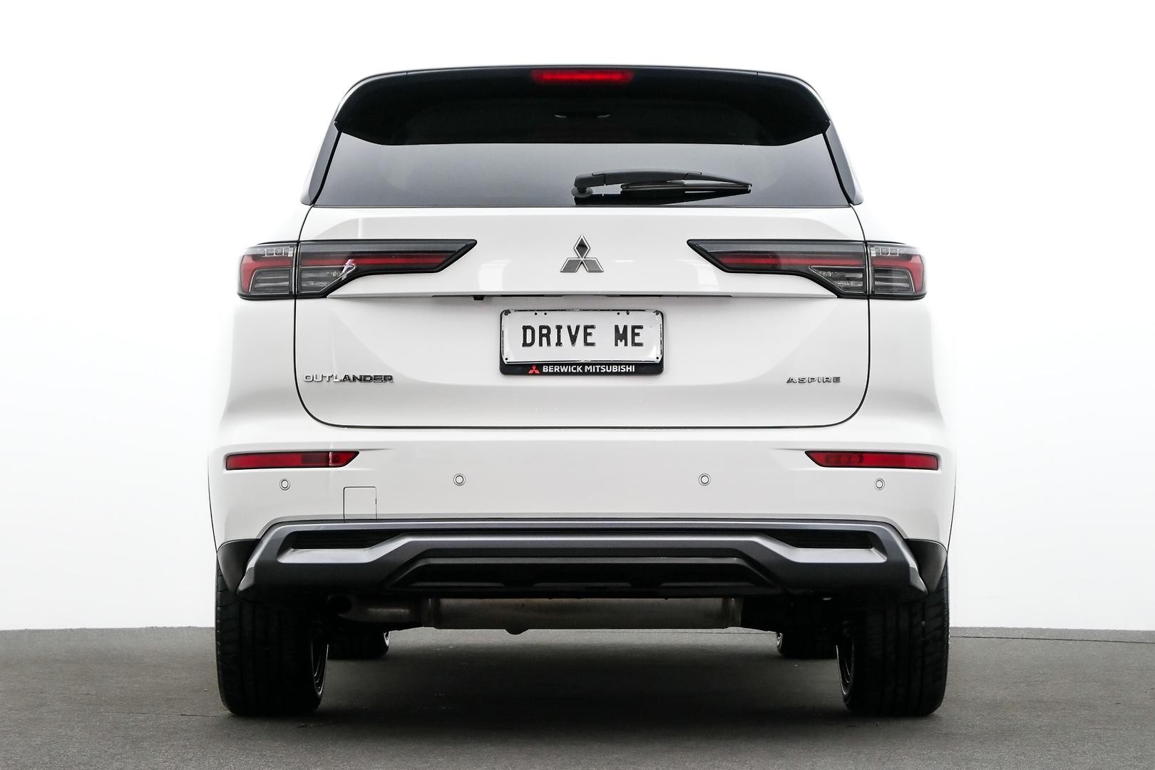 Mitsubishi Outlander image 3