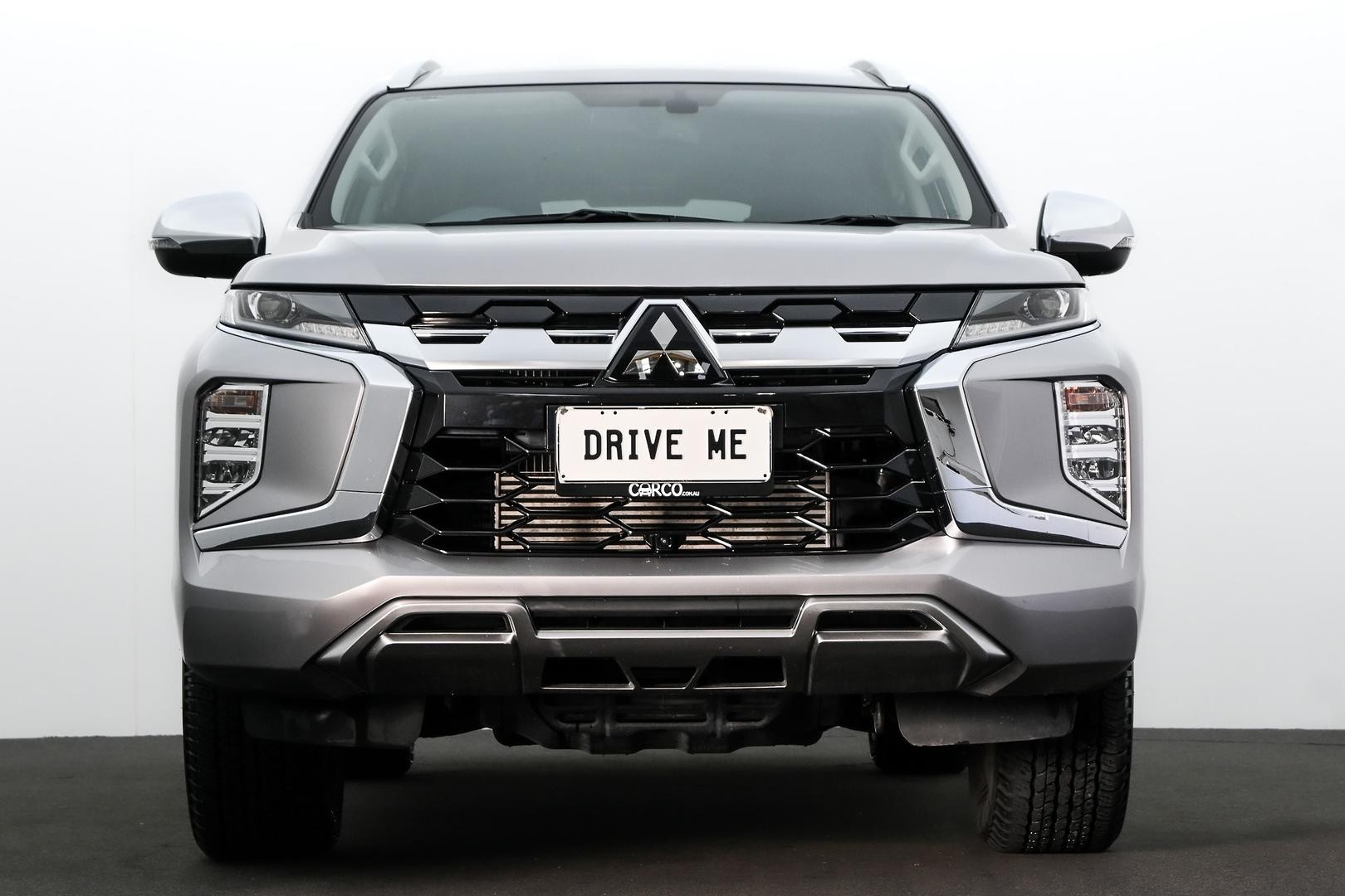 Mitsubishi Pajero Sport image 2