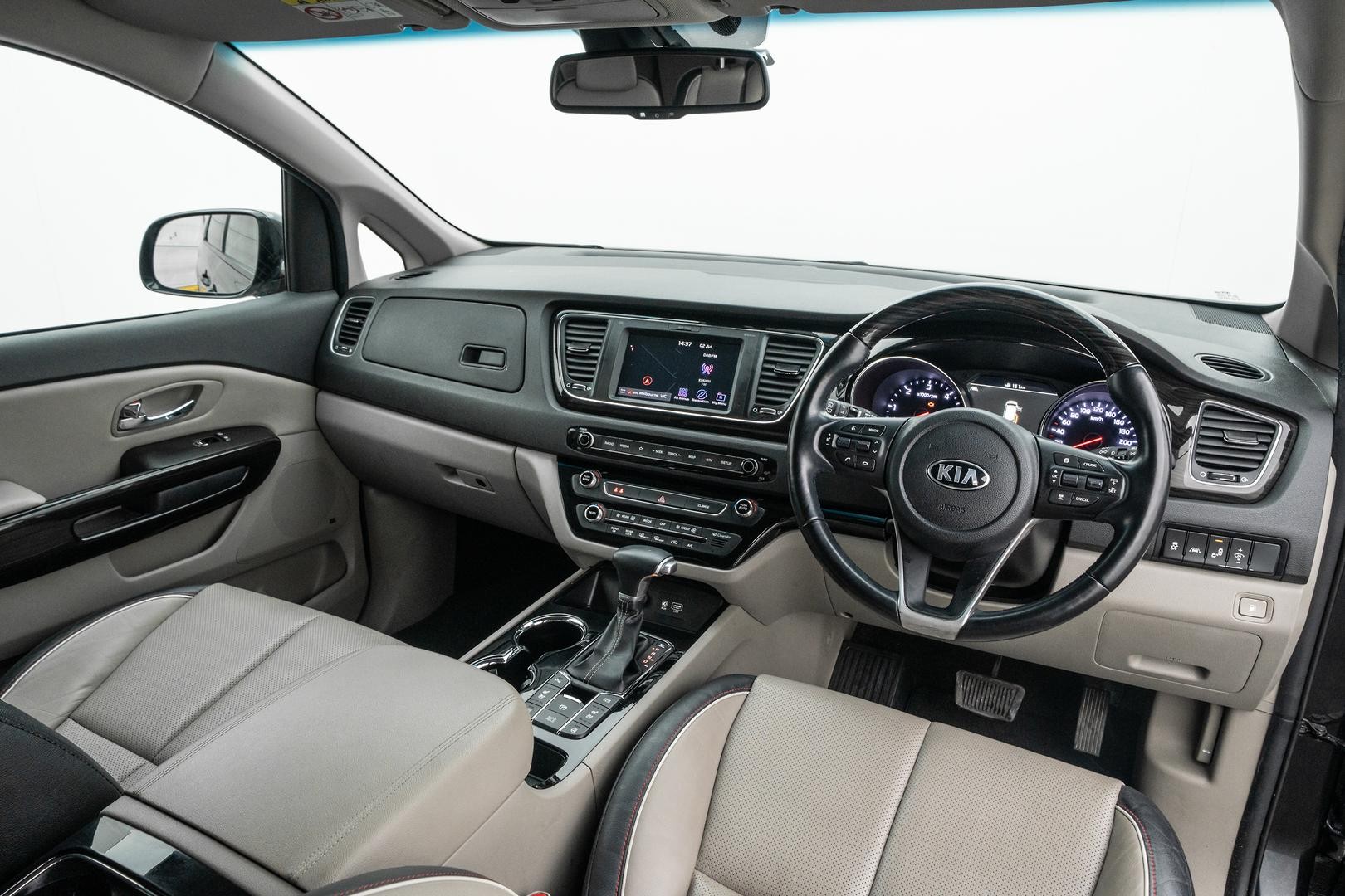 Kia Carnival image 4