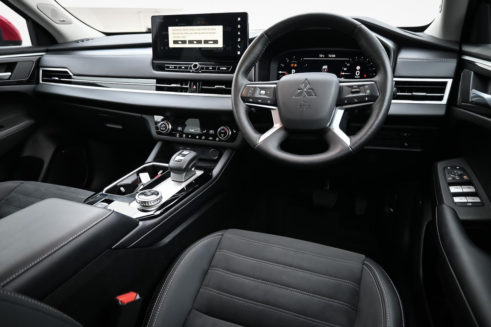 Mitsubishi Outlander image 4
