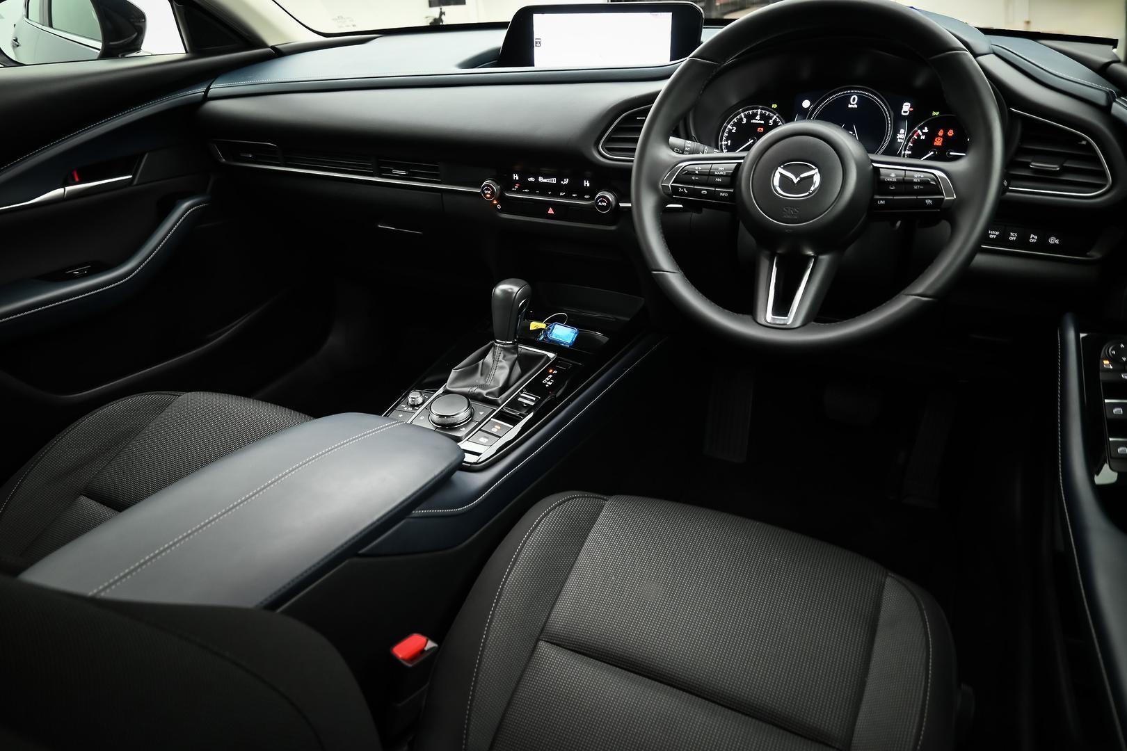 Mazda Cx-30 image 4
