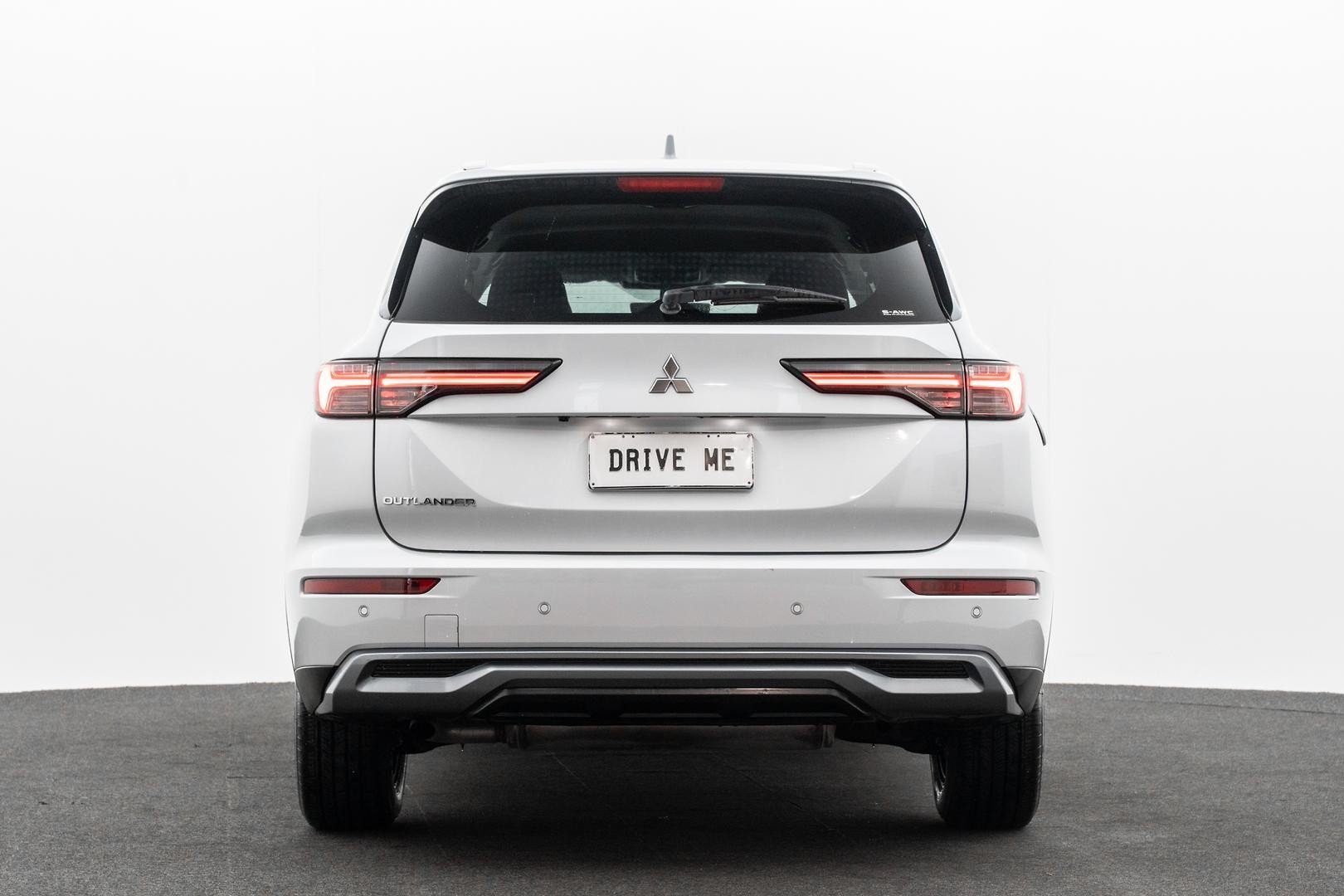 Mitsubishi Outlander image 3