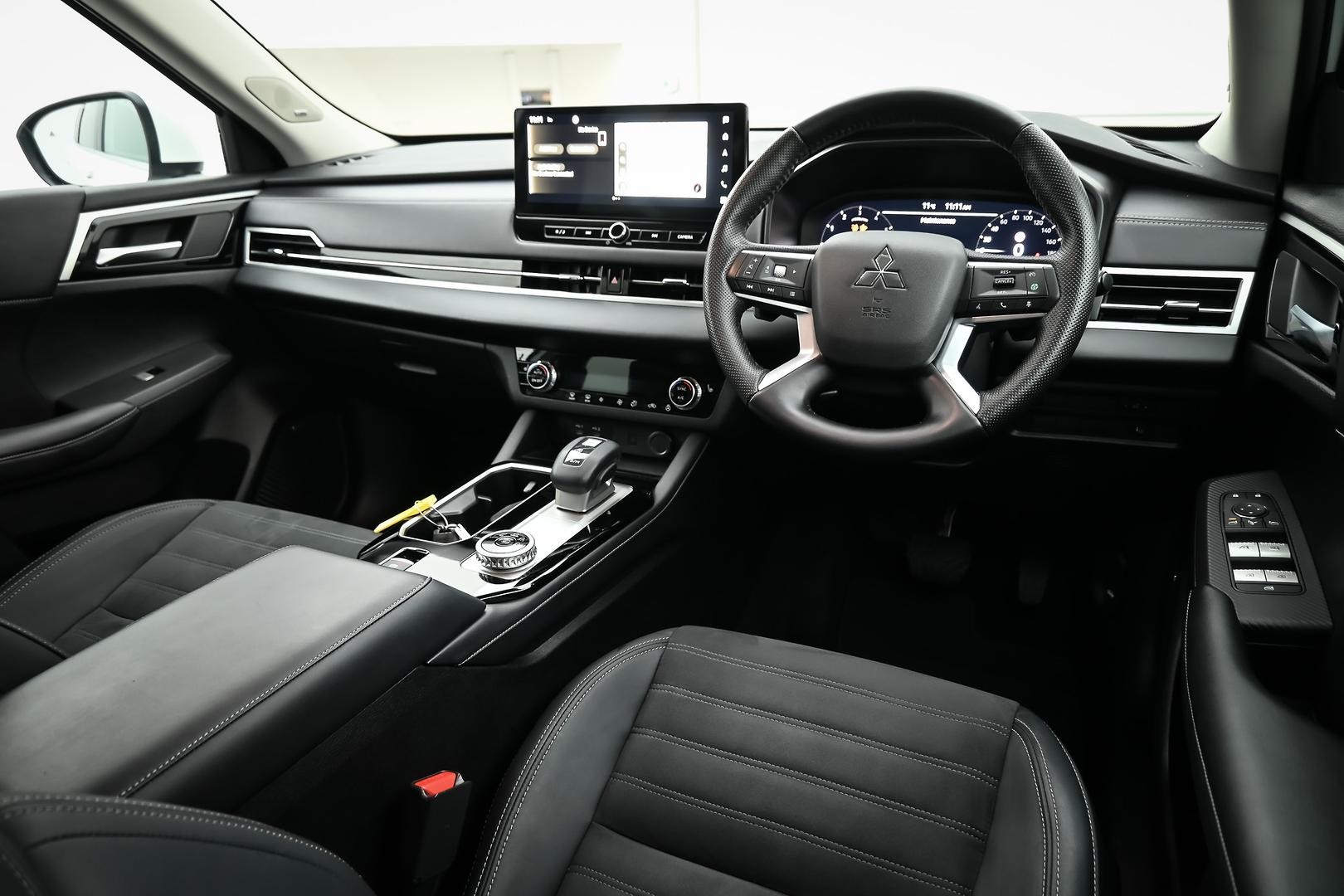 Mitsubishi Outlander image 4