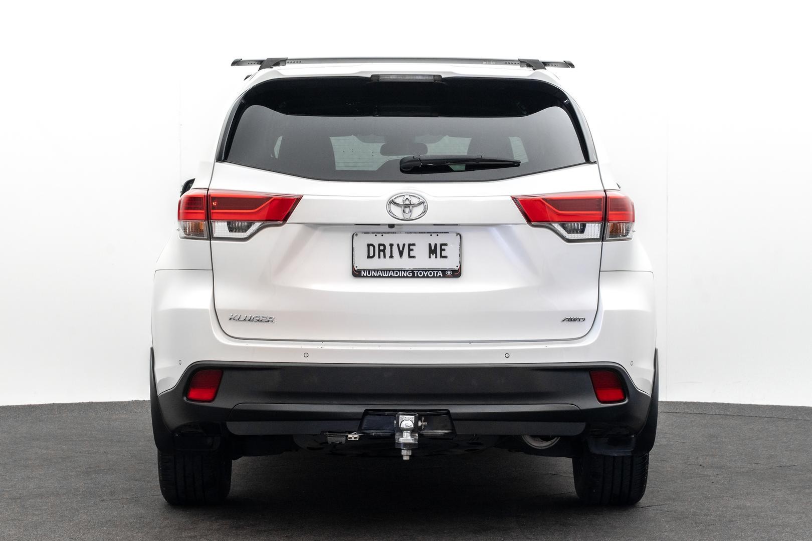 Toyota Kluger image 3