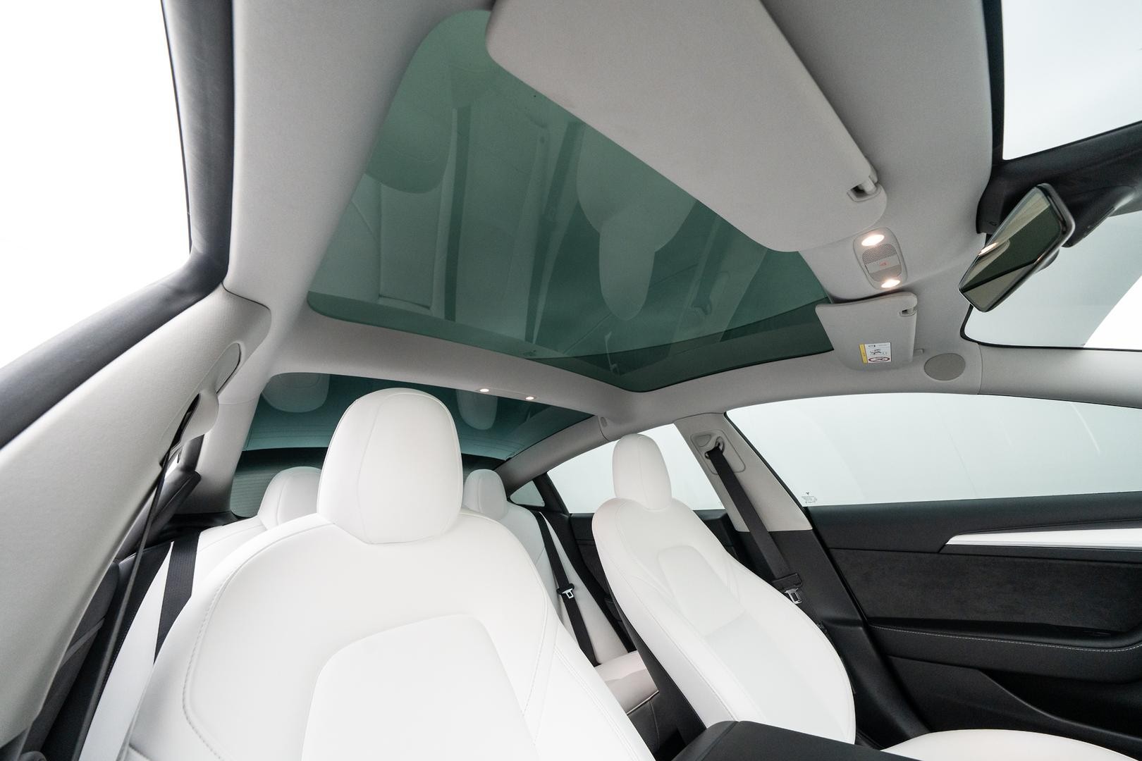 Tesla Model 3 image 4