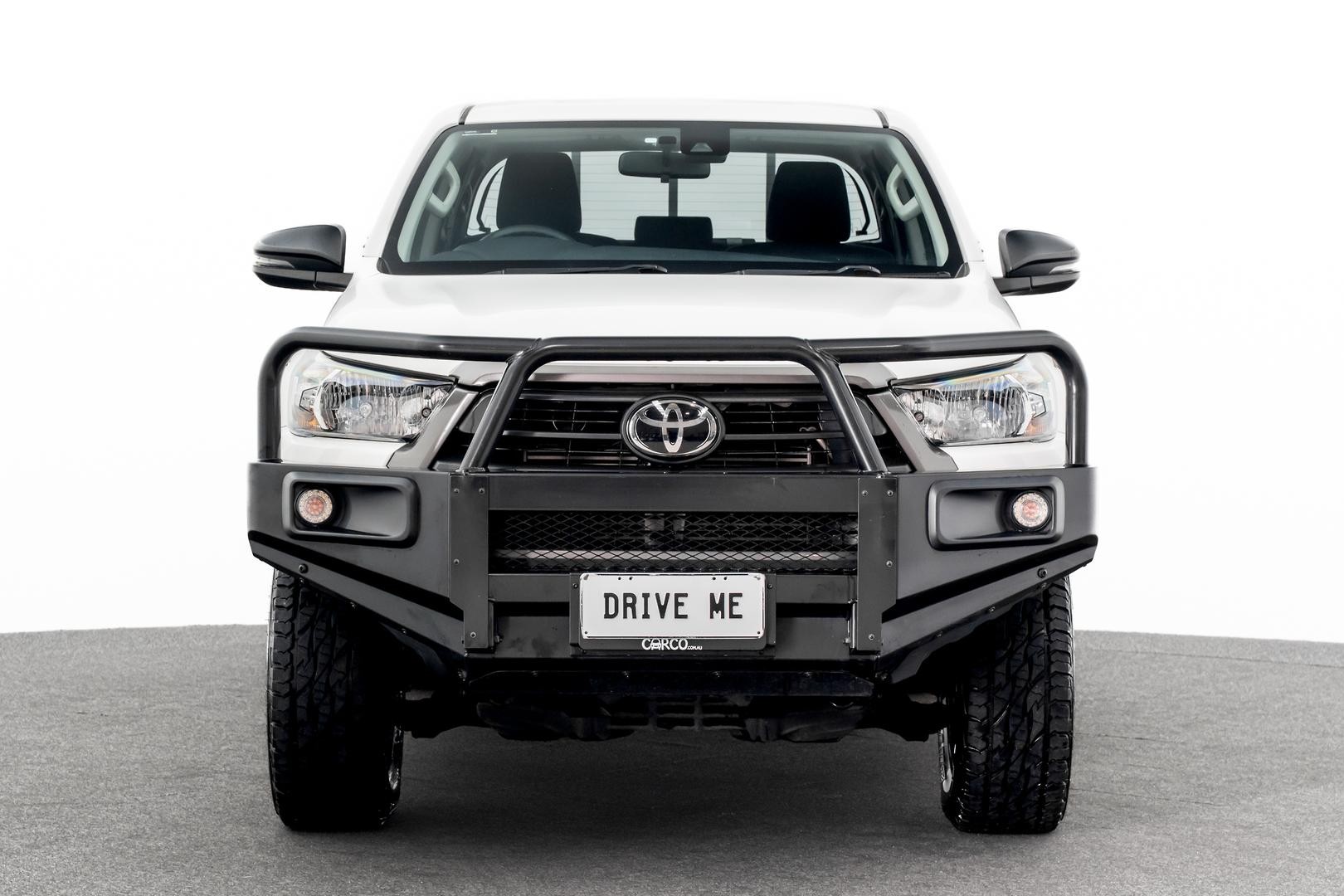 Toyota Hilux image 2