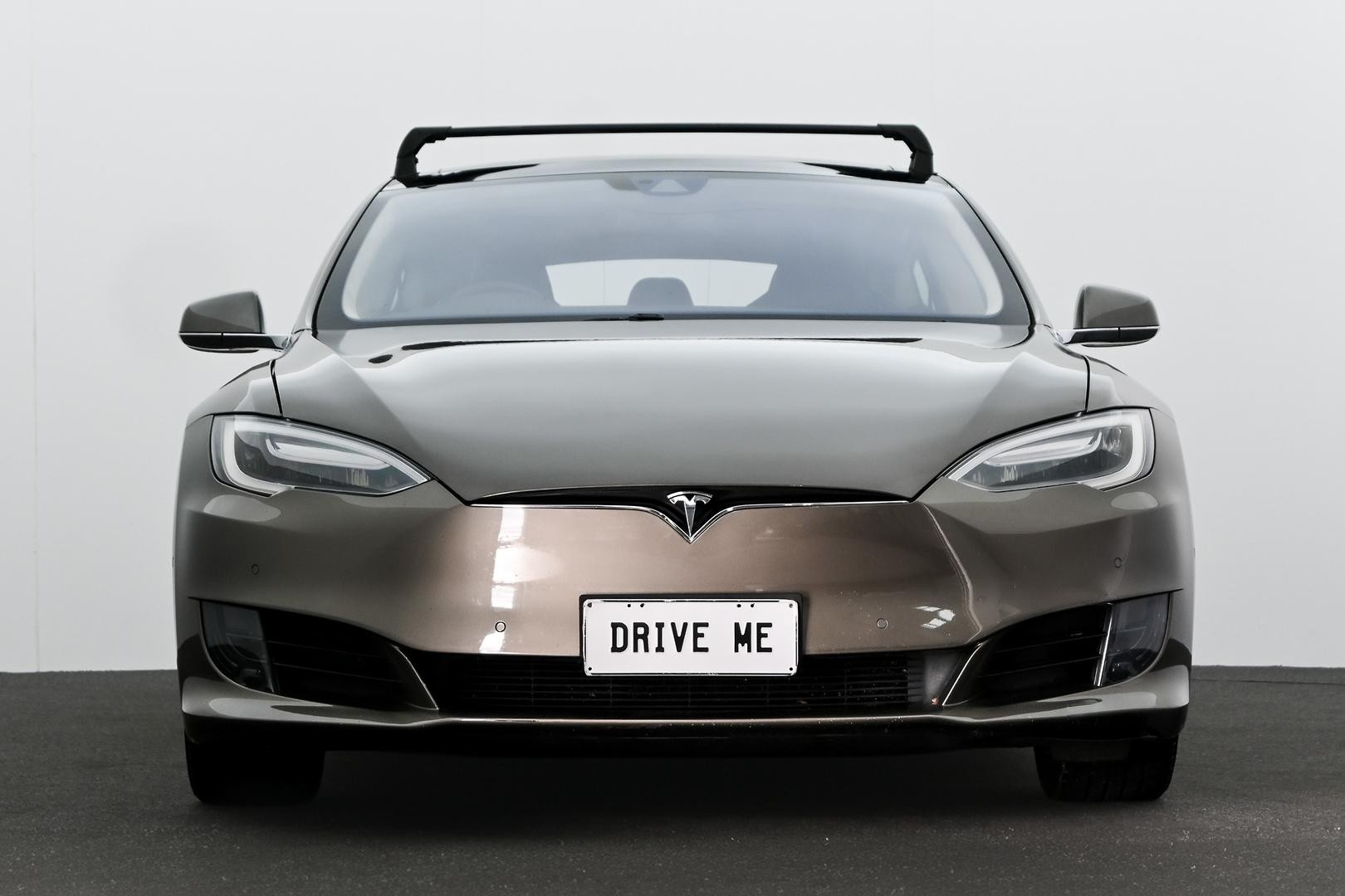 Tesla Model S image 2