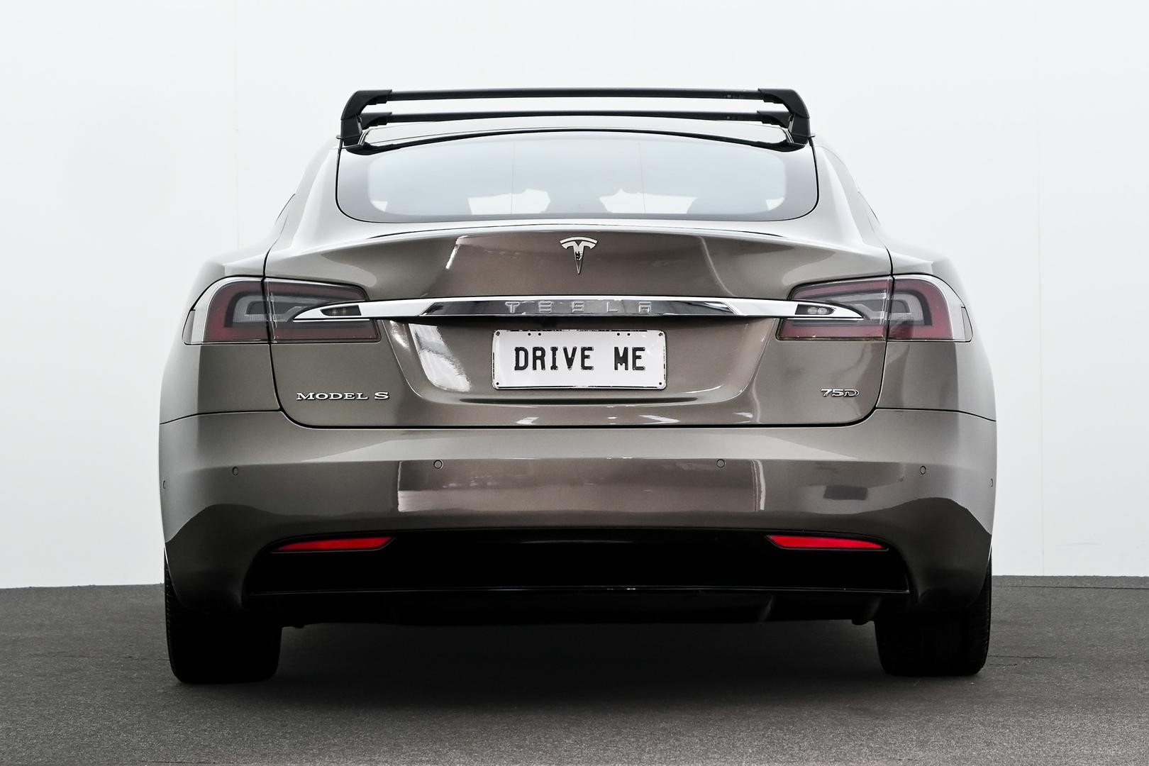 Tesla Model S image 3
