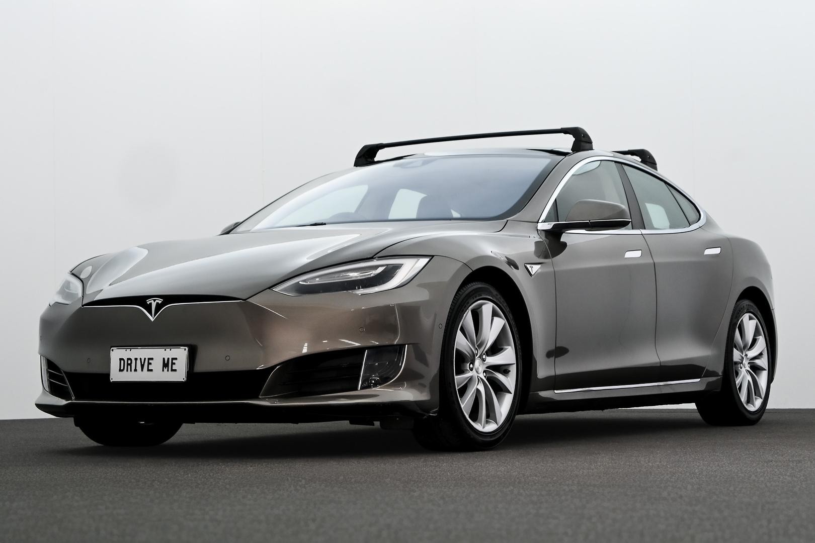 Tesla Model S image 1
